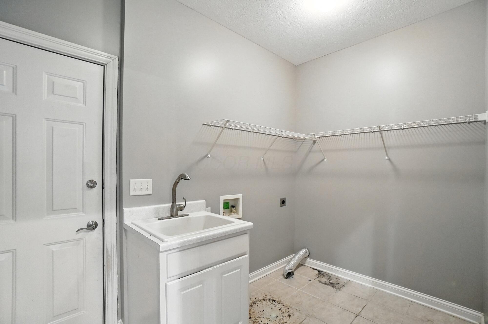 Lewis Center, Ohio, 43035, United States, 3 Bedrooms Bedrooms, ,3 BathroomsBathrooms,Residential,For Sale,1918698