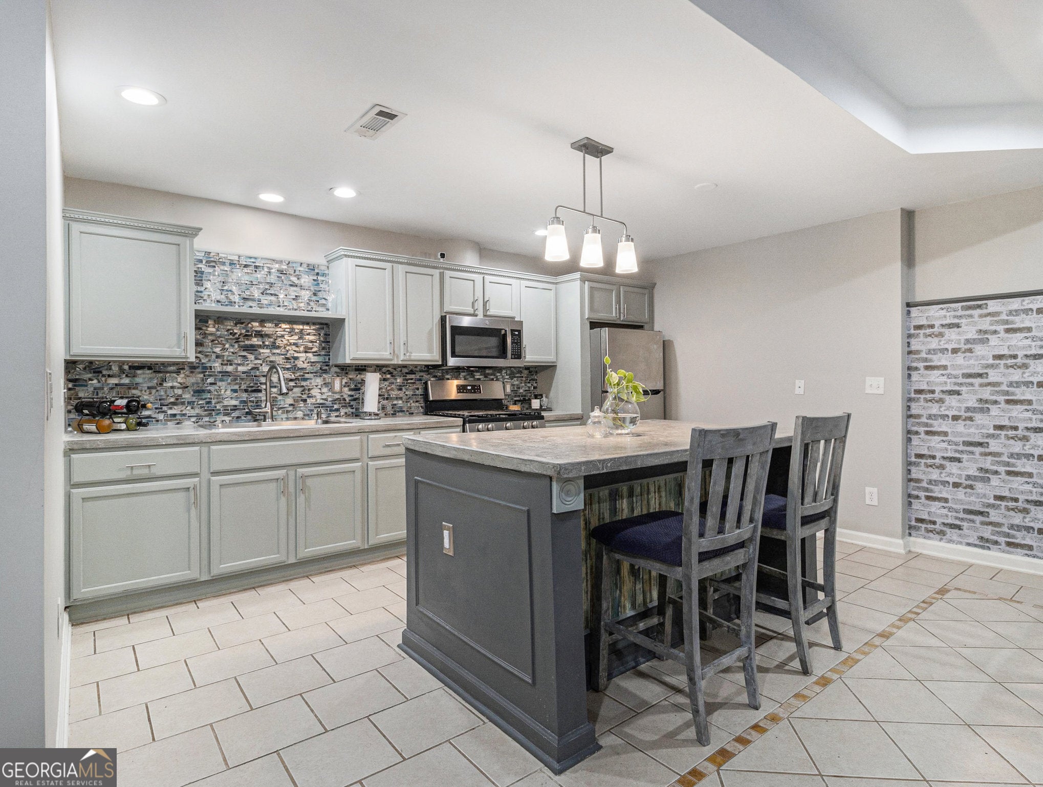 Suwanee, Georgia, 30024, United States, 7 Bedrooms Bedrooms, ,4 BathroomsBathrooms,Residential,For Sale,1858986