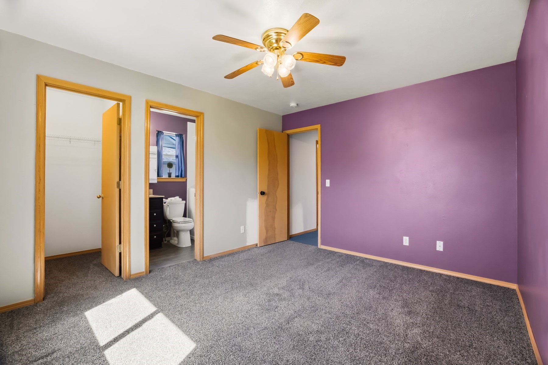  Single-Level Living with Key Updates - 物件實景