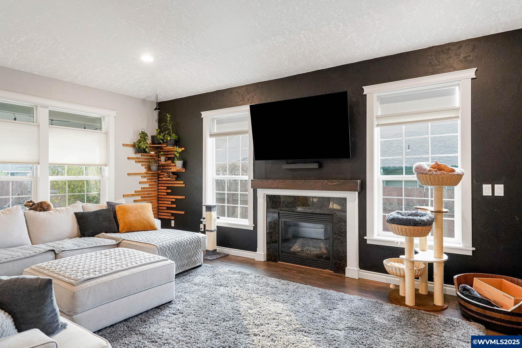 Albany, Oregon, 97321, United States, 3 Bedrooms Bedrooms, ,2 BathroomsBathrooms,Residential,For Sale,1992876