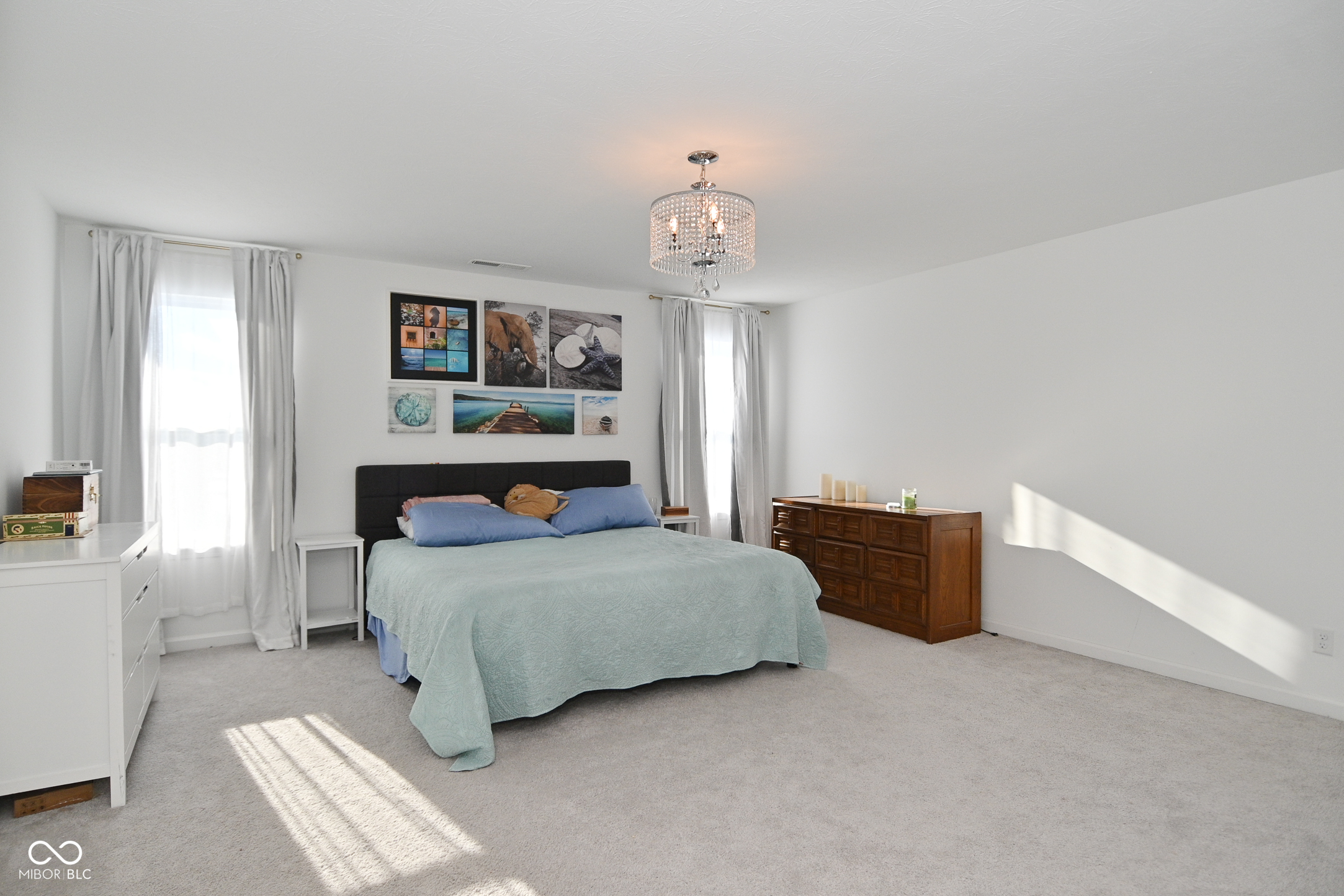 Bargersville, Indiana, 46106, United States, 4 Bedrooms Bedrooms, ,3 BathroomsBathrooms,Residential,For Sale,1980669