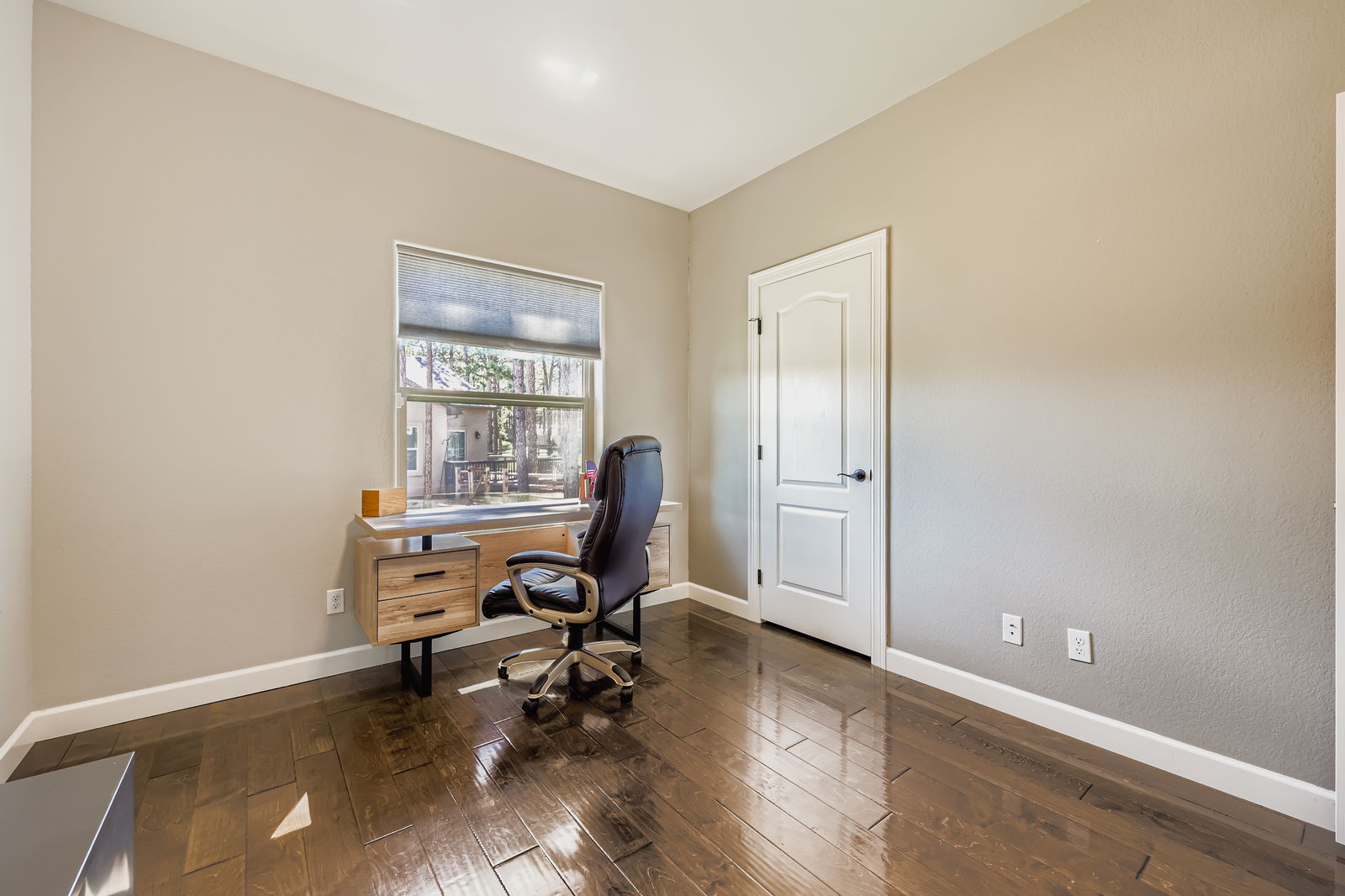 Woodland Park, Colorado, 80863, United States, 3 Bedrooms Bedrooms, ,2 BathroomsBathrooms,Residential,For Sale,1908938