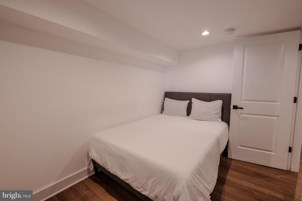 Washington, District of Columbia, 20011, United States, 4 Bedrooms Bedrooms, ,4 BathroomsBathrooms,Residential,For Sale,1895045
