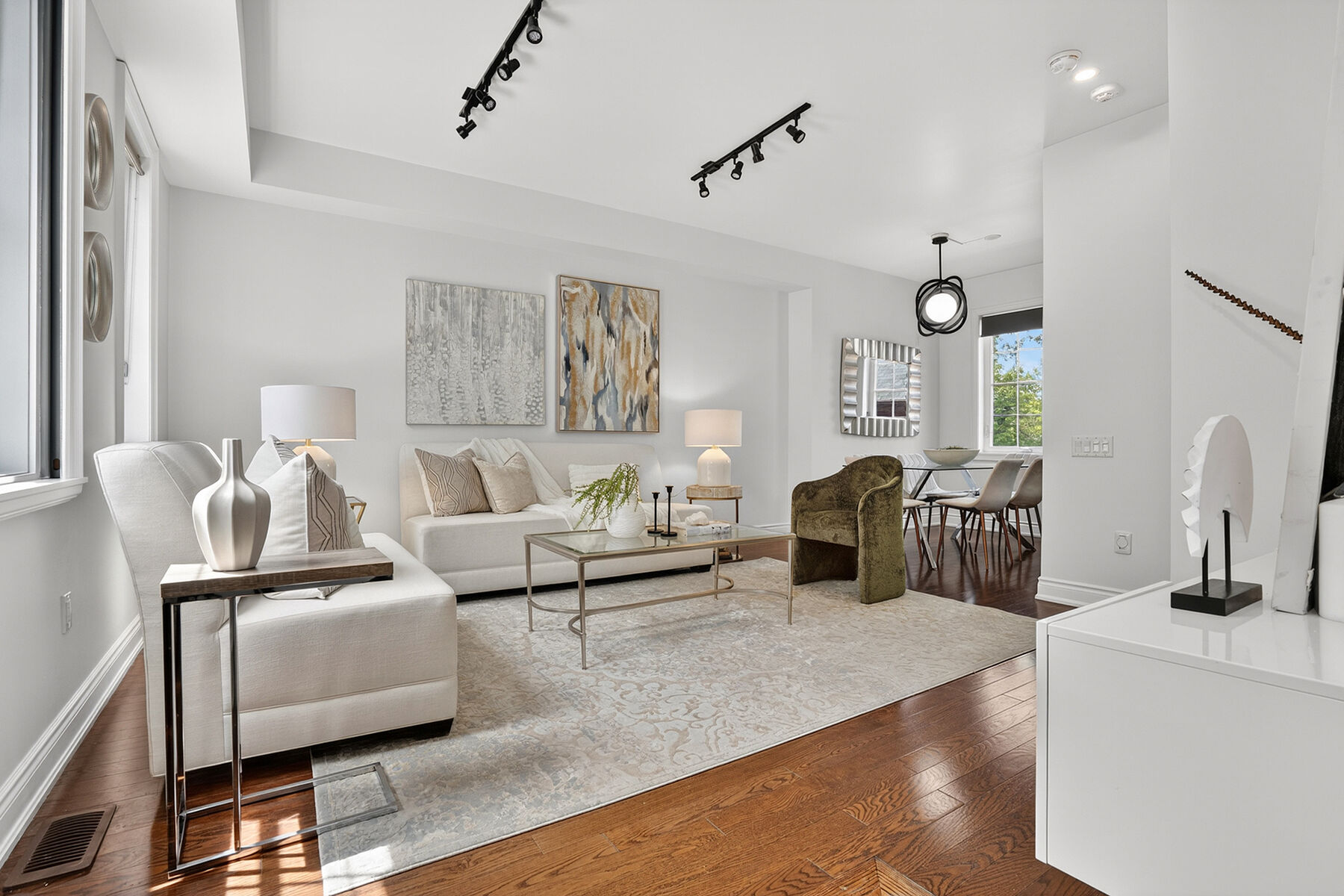  Rare Forest Hill Townhome - 物件實景
