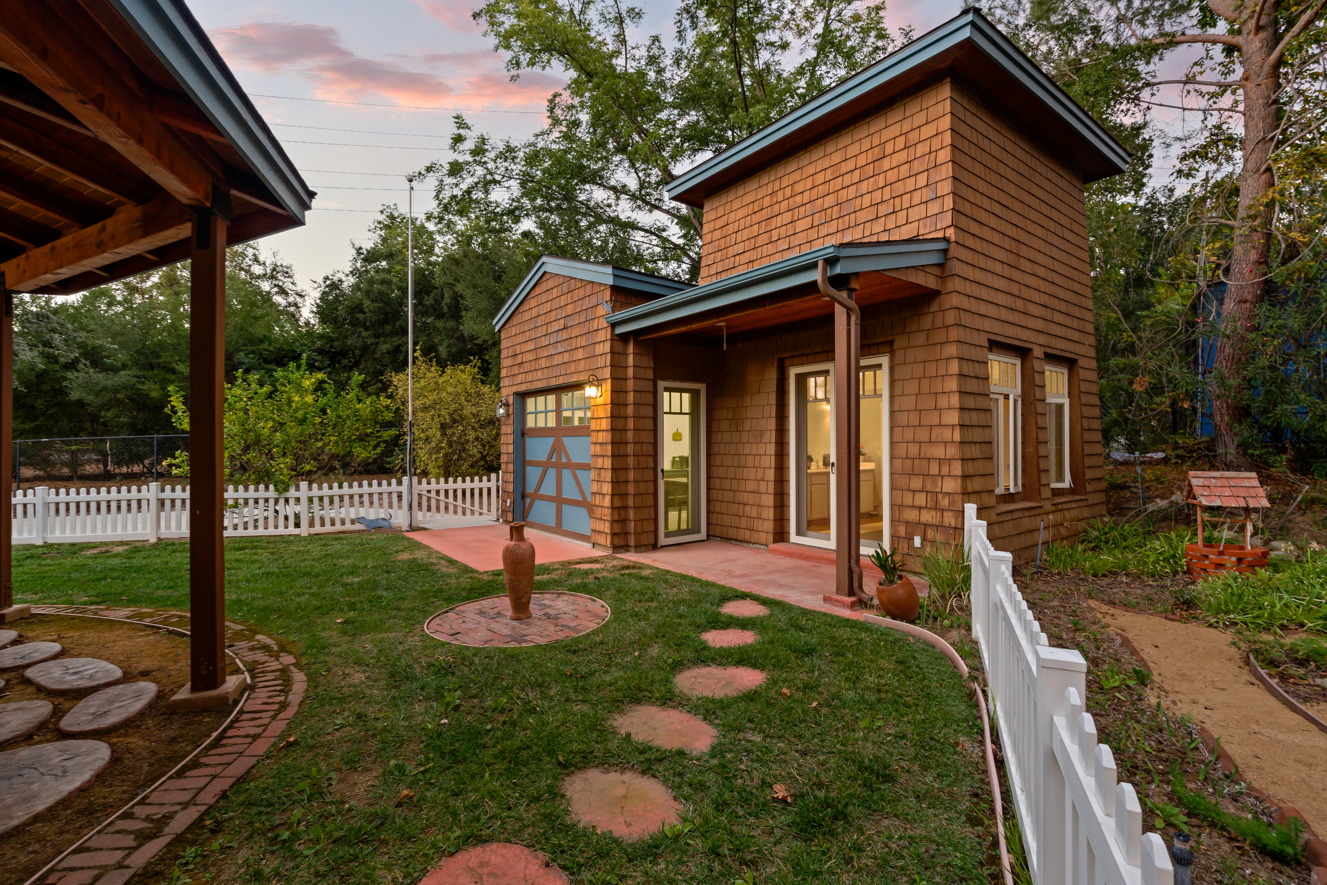  402 South Montgomery Street, Ojai, CA 93023 - 物件實景