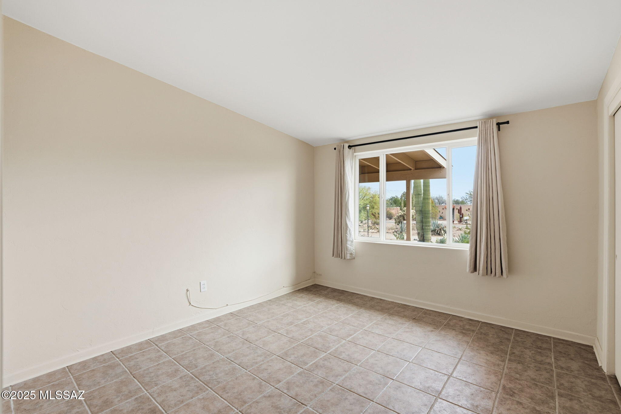 Tucson, Arizona, 85745, United States, 3 Bedrooms Bedrooms, ,3 BathroomsBathrooms,Residential,For Sale,1997512