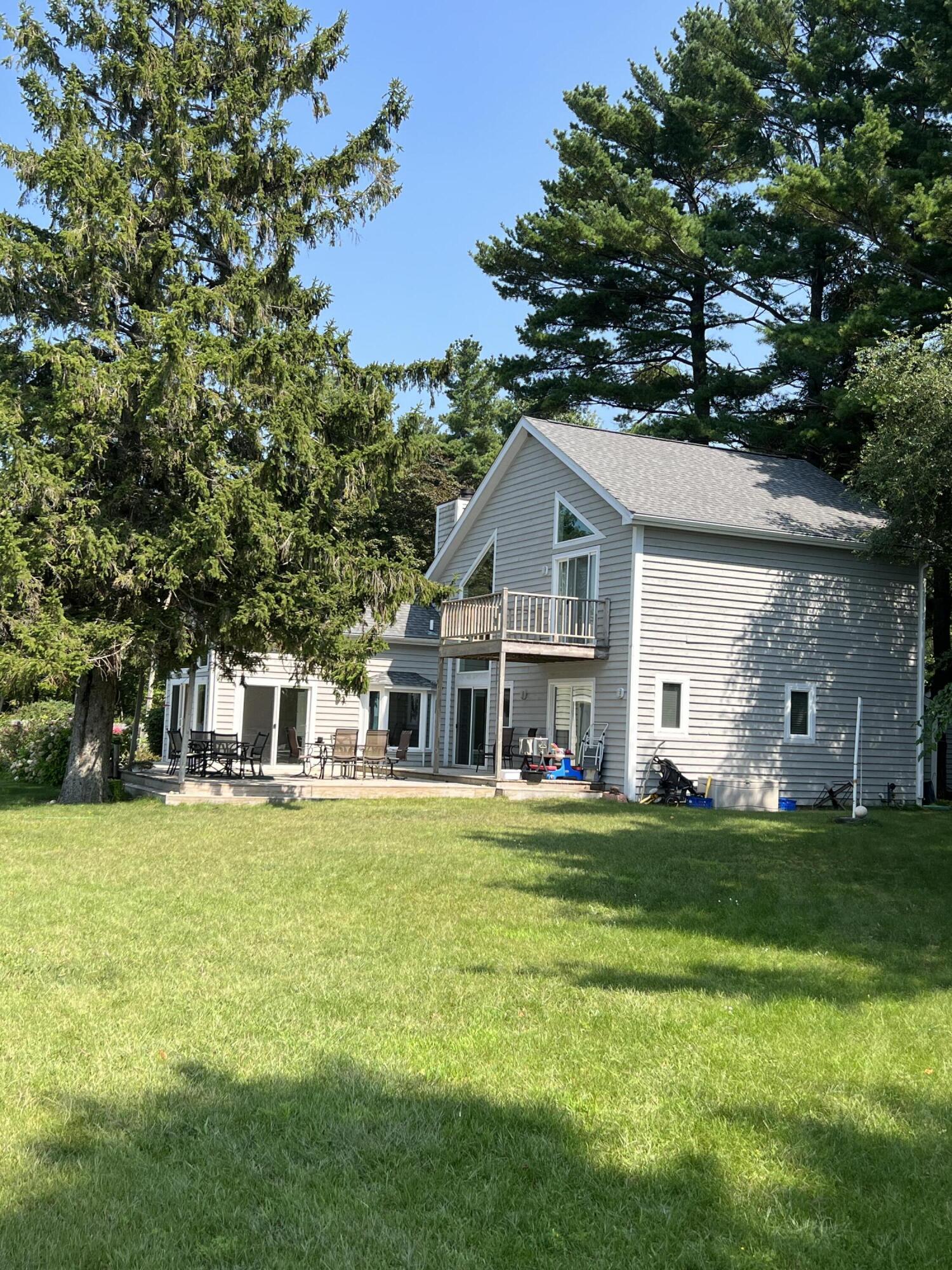 South Haven, Michigan, 49090, United States, 3 Bedrooms Bedrooms, ,4 BathroomsBathrooms,Residential,For Sale,1982825