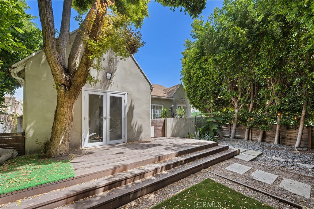 Los Angeles, California, 90034, United States, 3 Bedrooms Bedrooms, ,2 BathroomsBathrooms,Residential,For Sale,1866945
