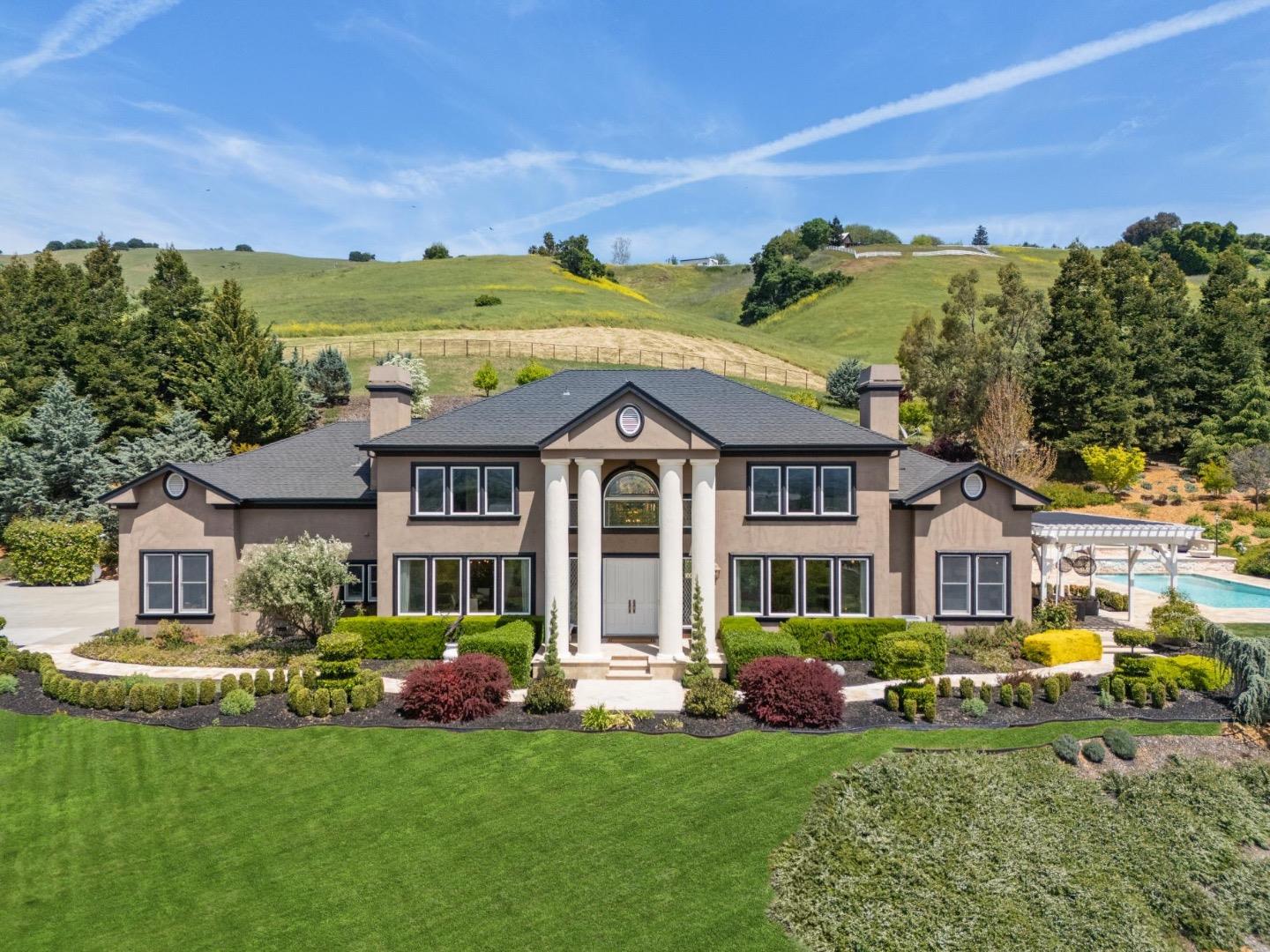 Gilroy, California, 95020, United States, 4 Bedrooms Bedrooms, ,4 BathroomsBathrooms,Residential,For Sale,1912112