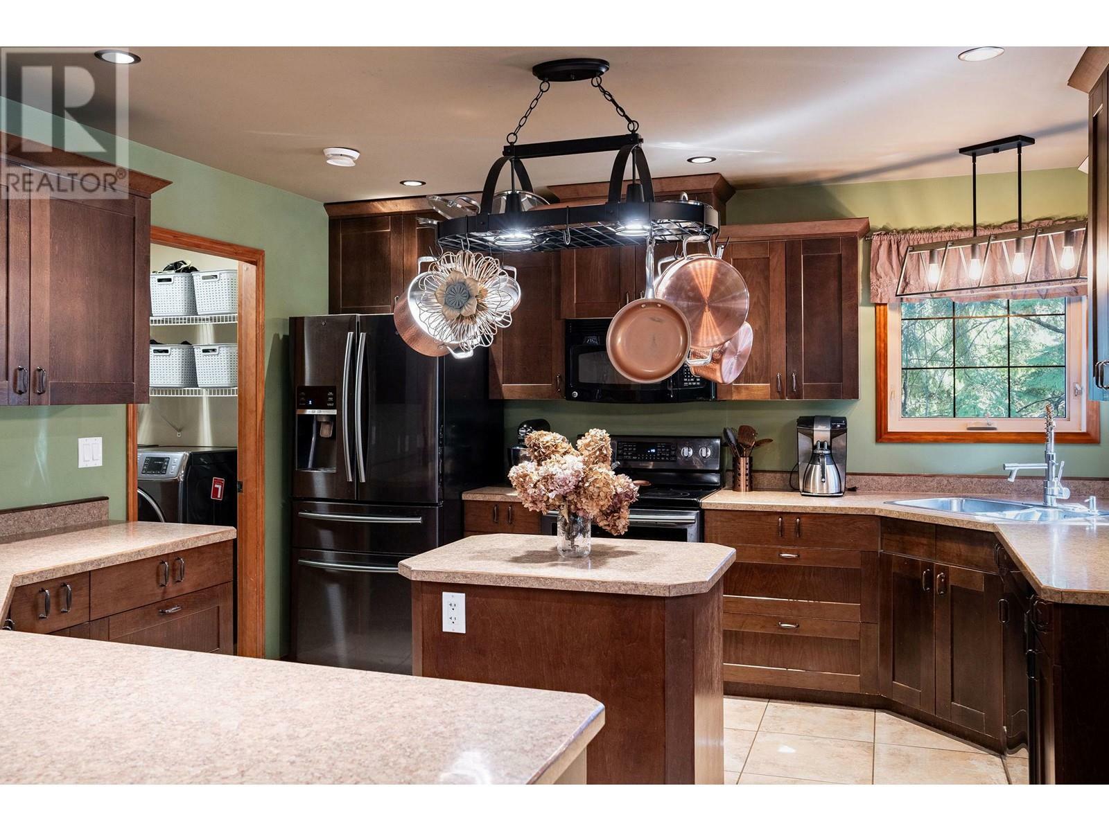 REVELSTOKE, British Columbia, V0E 2S0, CA, 4 Bedrooms Bedrooms, ,3 BathroomsBathrooms,Residential,For Sale,1838375