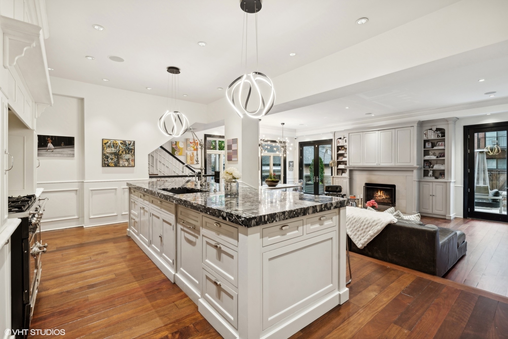 3830 N Wayne Avenue, Chicago, Illinois, 60613, United States, 6 Bedrooms Bedrooms, ,6 BathroomsBathrooms,Residential,For Sale,3830 N Wayne Avenue,1628817