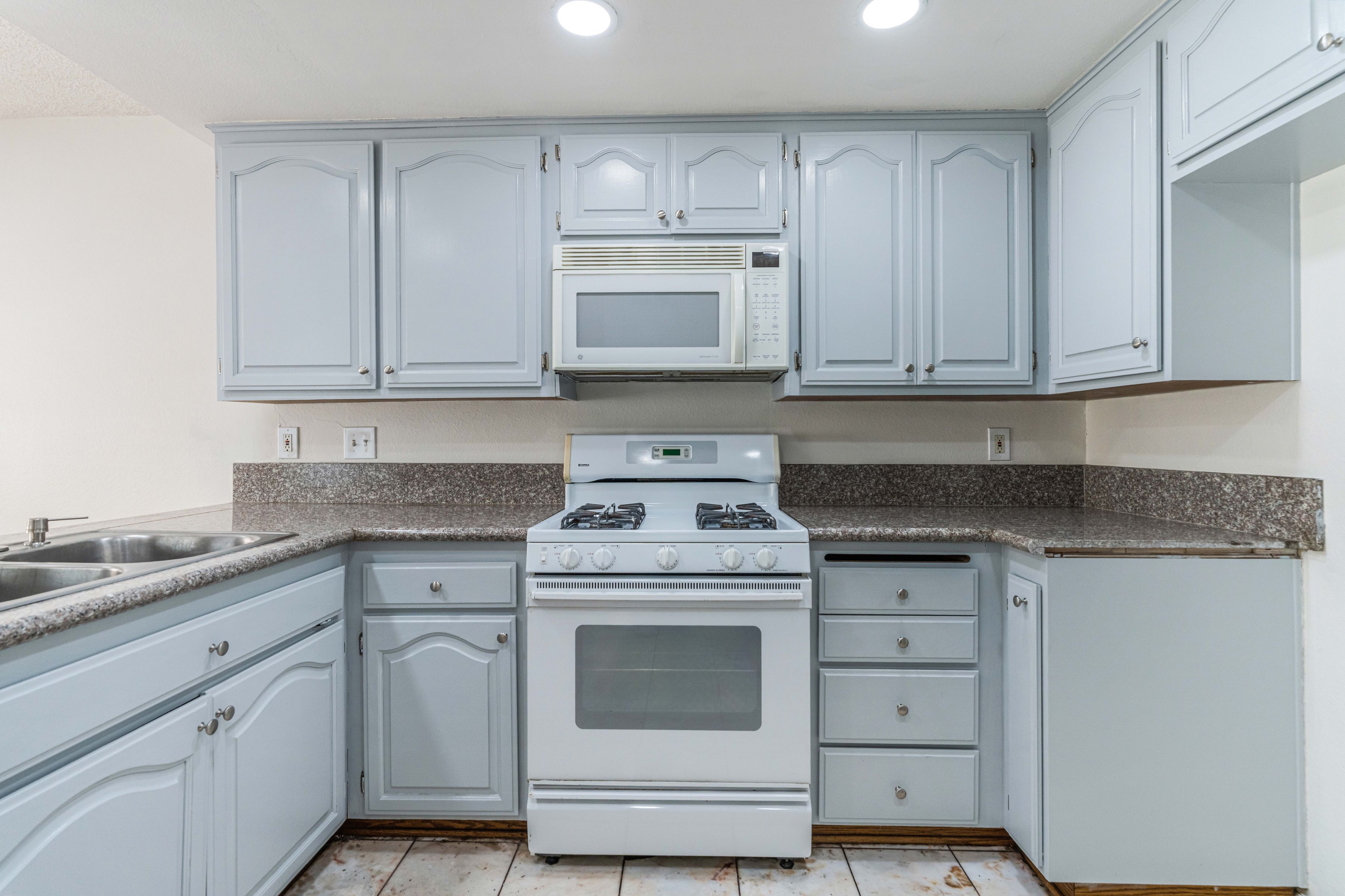  6746 Encino Avenue #2 - 物件實景