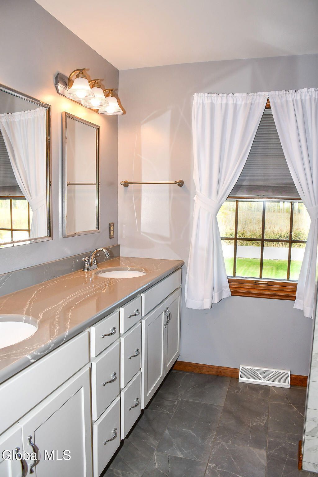 Colonie, New York, 12047, United States, 4 Bedrooms Bedrooms, ,3 BathroomsBathrooms,Residential,For Sale,1991402