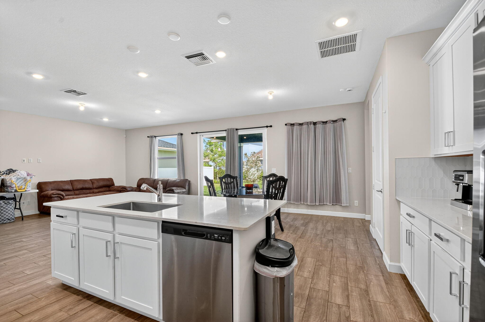 Loxahatchee, Florida, 33470, United States, 5 Bedrooms Bedrooms, ,4 BathroomsBathrooms,Residential,For Sale,1988065