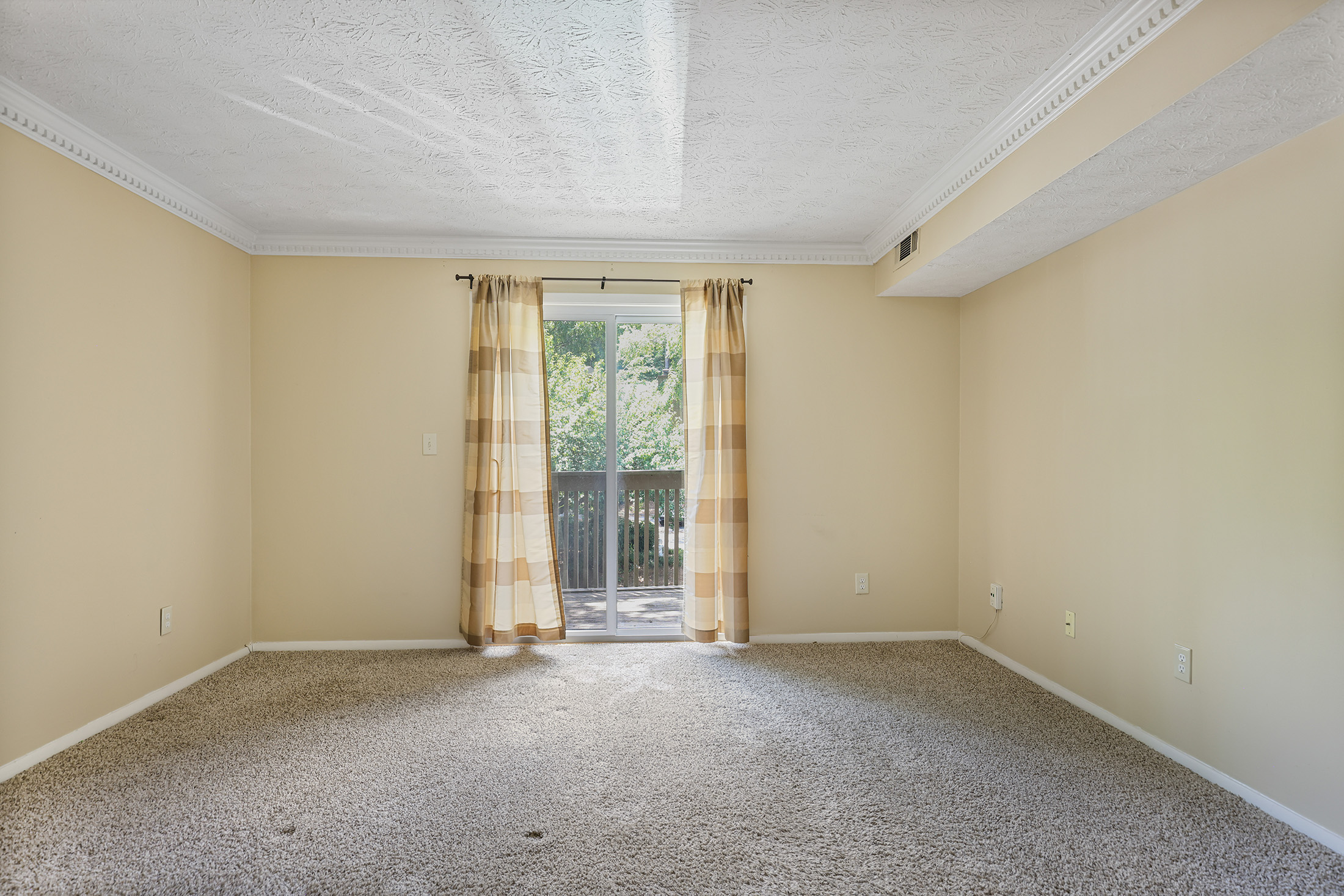  Exceptional Space and Value in Top-floor Corner Unit - 物件實景