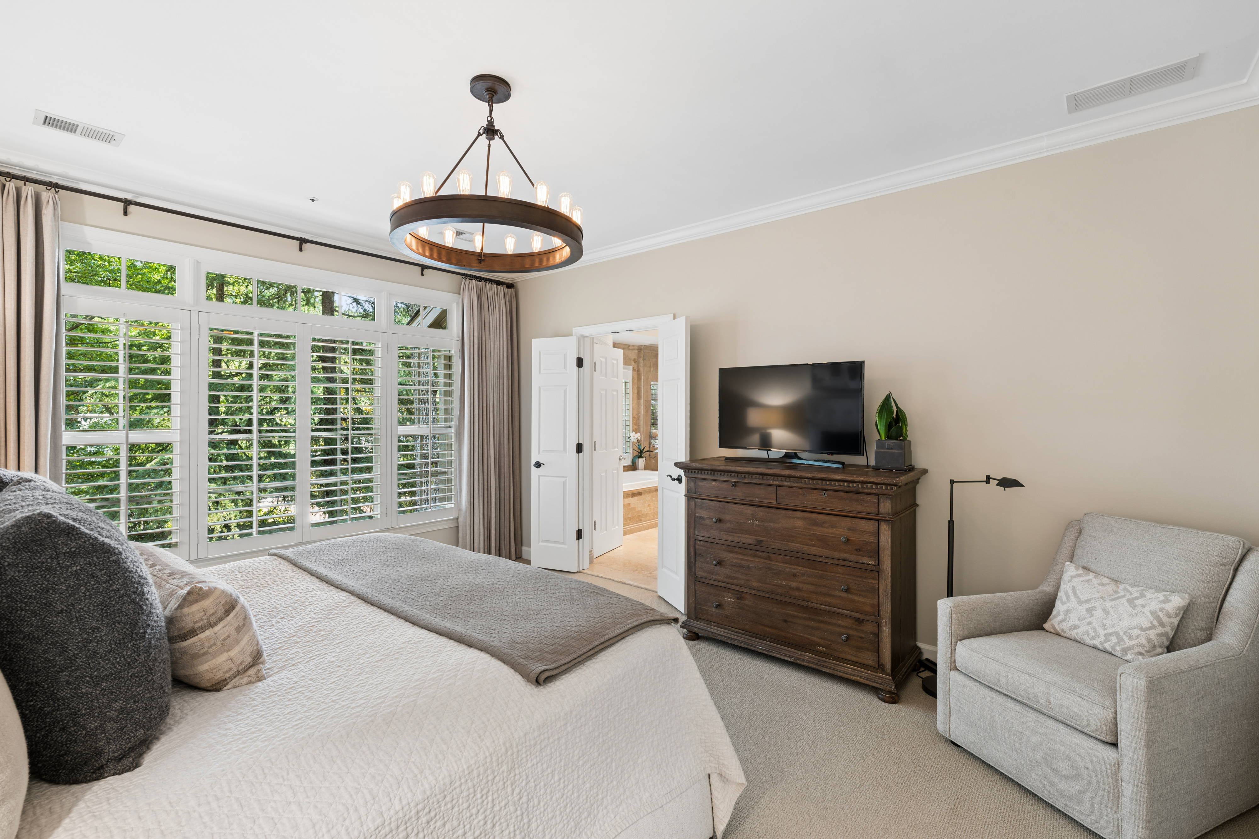 Carefully Curated End Unit Townhome in the Heart of Brookhaven - 物件實景