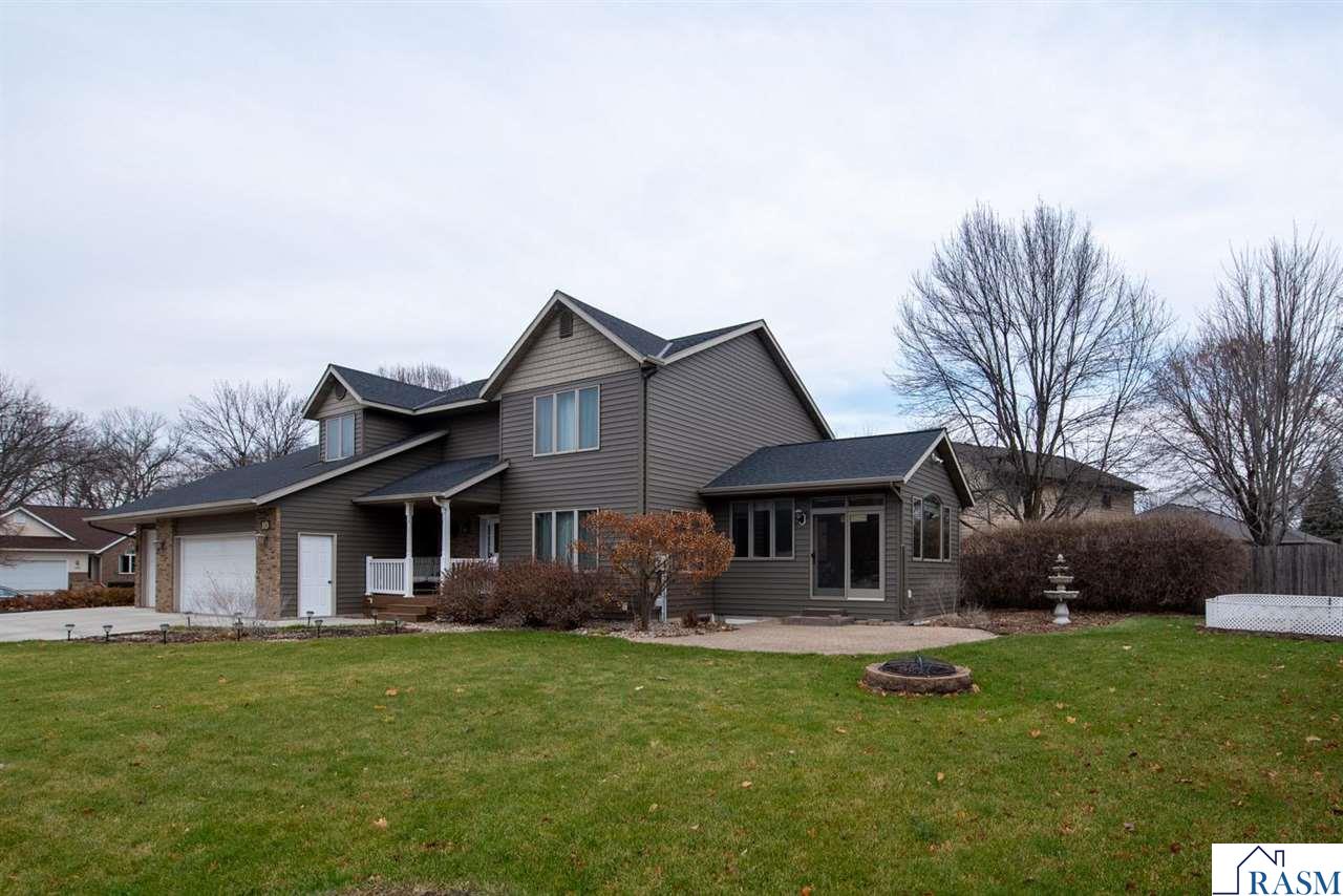 North Mankato, Minnesota, 56003, United States, 5 Bedrooms Bedrooms, ,3 BathroomsBathrooms,Residential,For Sale,1998081