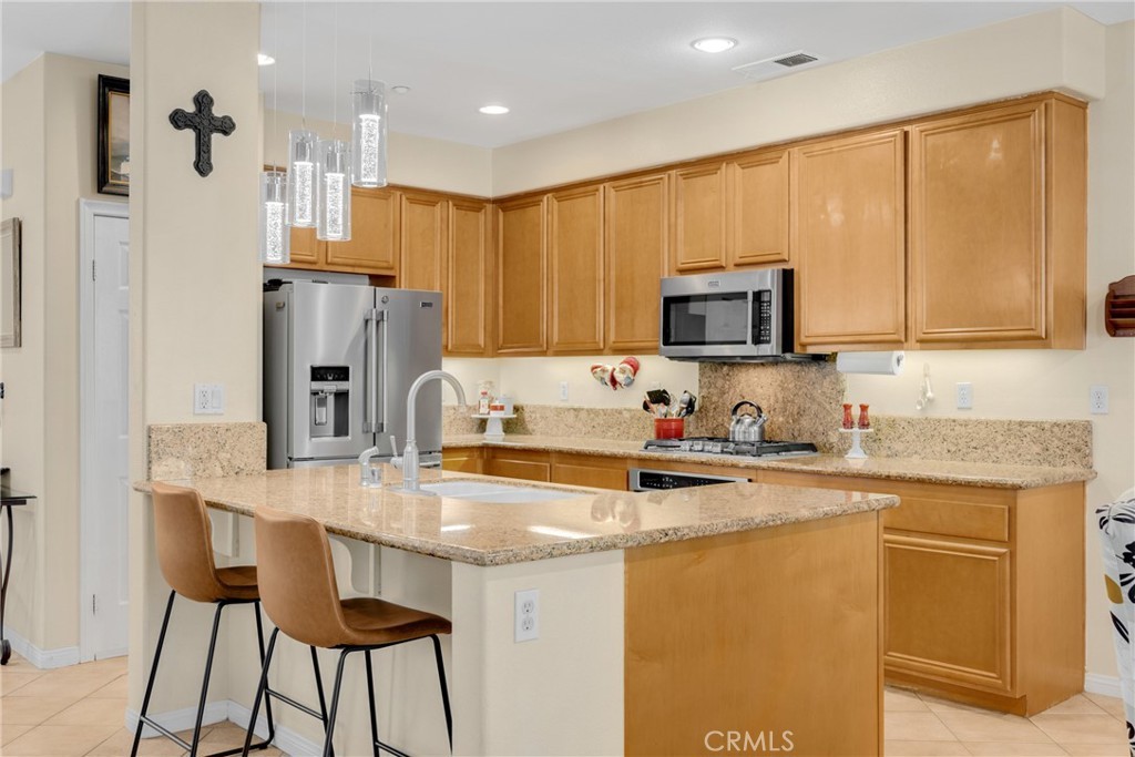 Highland, California, 92346, United States, 5 Bedrooms Bedrooms, ,4 BathroomsBathrooms,Residential,For Sale,1975200