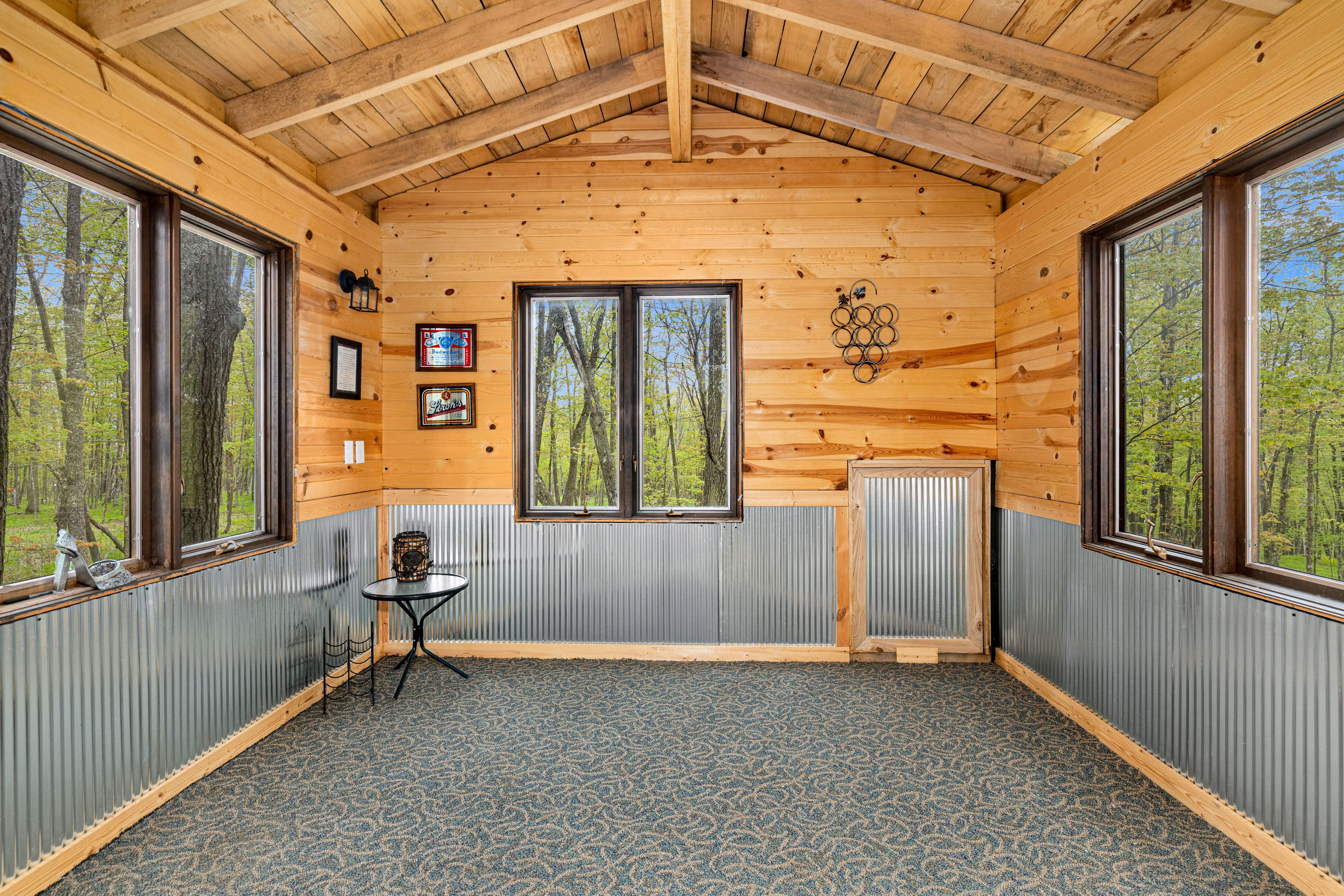  Luxury Woodland Retreat with Custom Craftsmanship and Treehouse Escape - 物件實景
