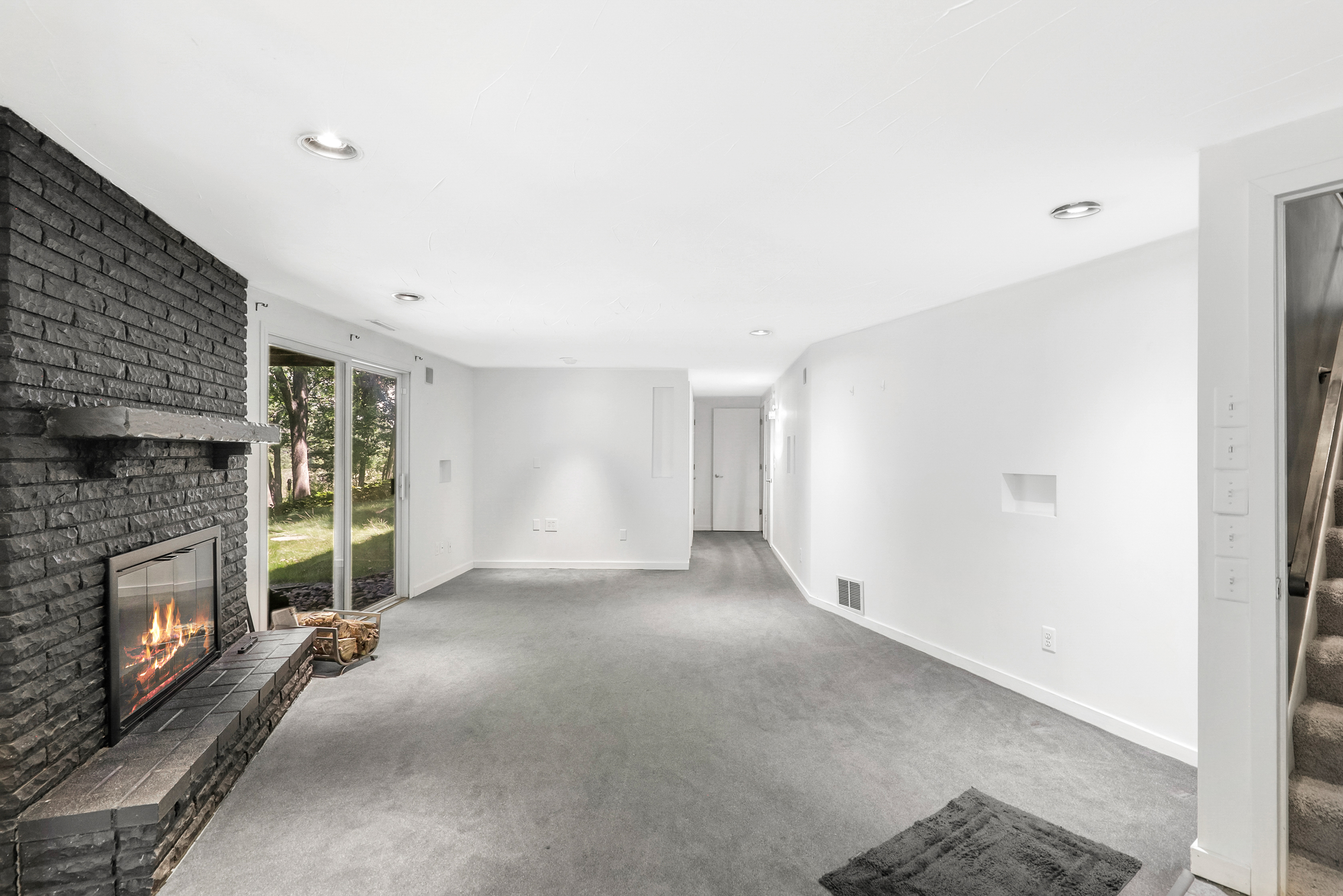  Secluded Wooded Retreat with Beautifully Updated Interiors - 物件實景