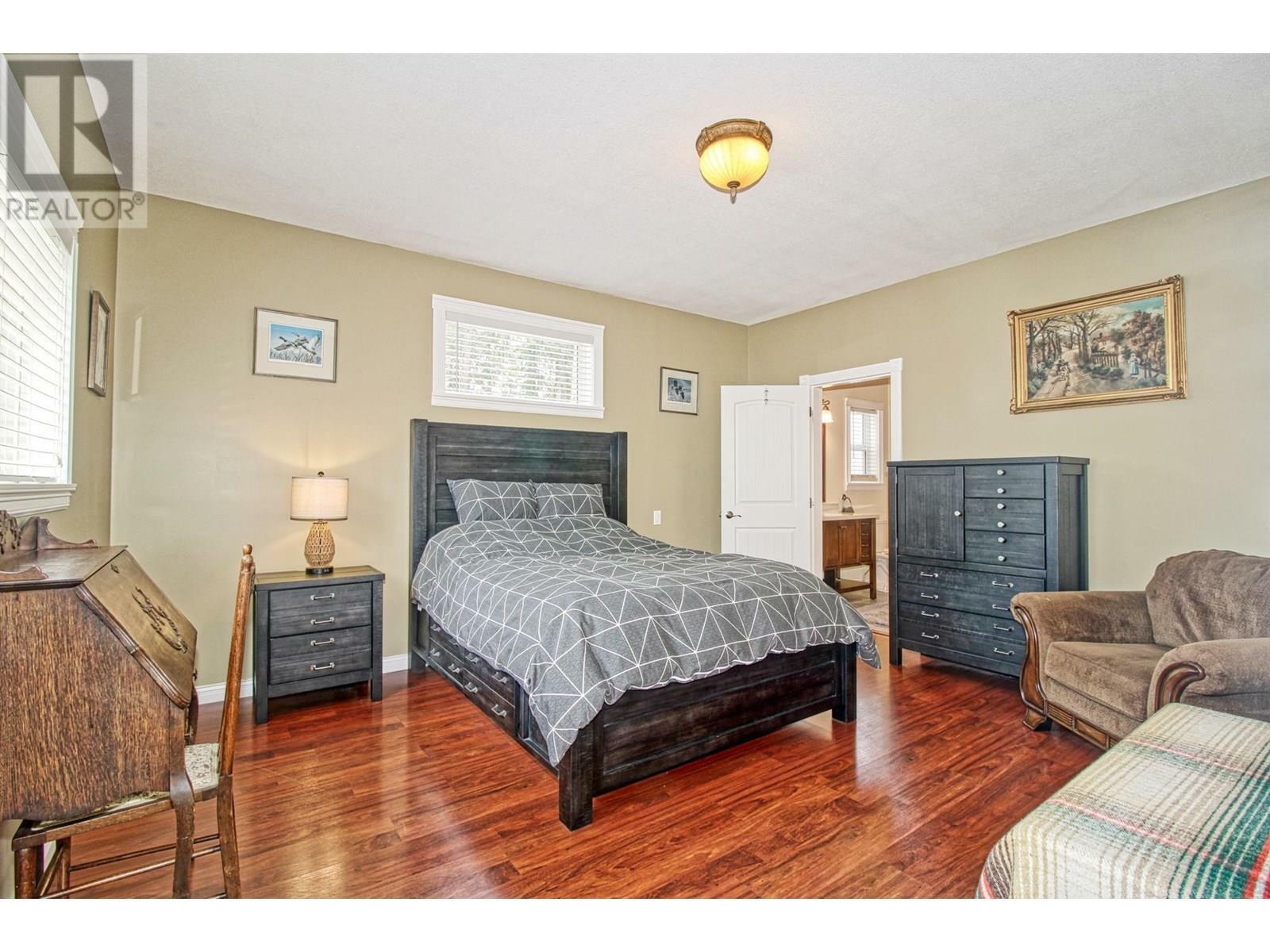 KELOWNA, British Columbia, V1Z 3W4, CA, 5 Bedrooms Bedrooms, ,3 BathroomsBathrooms,Residential,For Sale,1876914