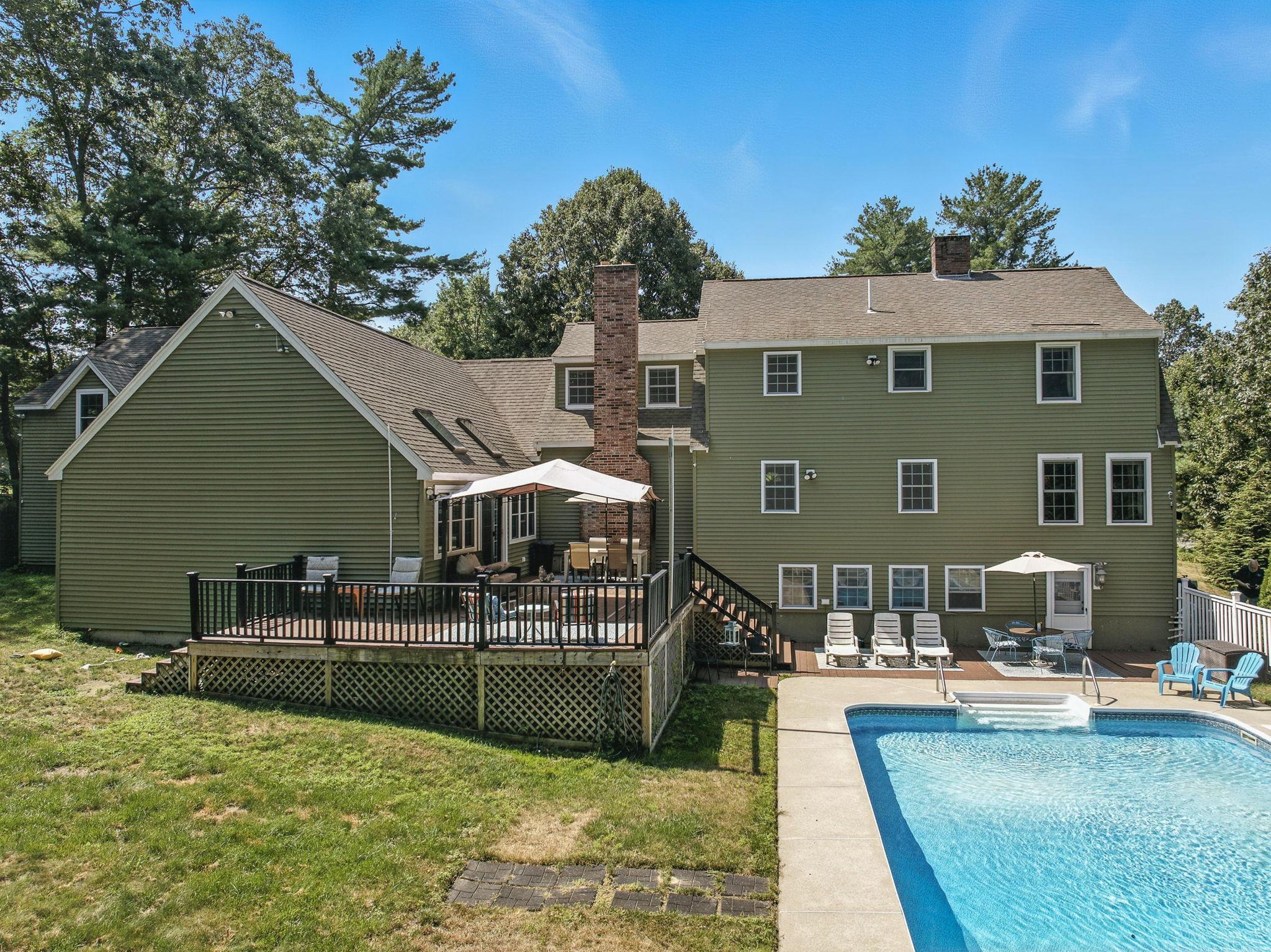 Plaistow, New Hampshire, 03865, United States, 4 Bedrooms Bedrooms, ,3 BathroomsBathrooms,Residential,For Sale,1987491