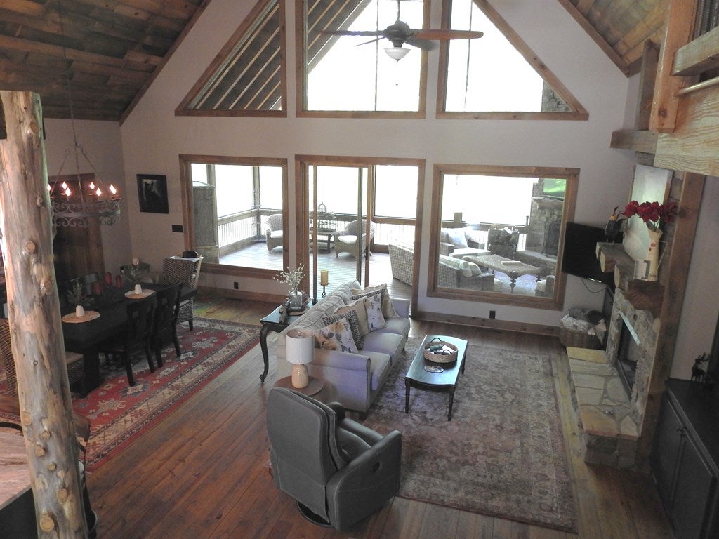 Morganton, Georgia, 30560, United States, 4 Bedrooms Bedrooms, ,4 BathroomsBathrooms,Residential,For Sale,1859082