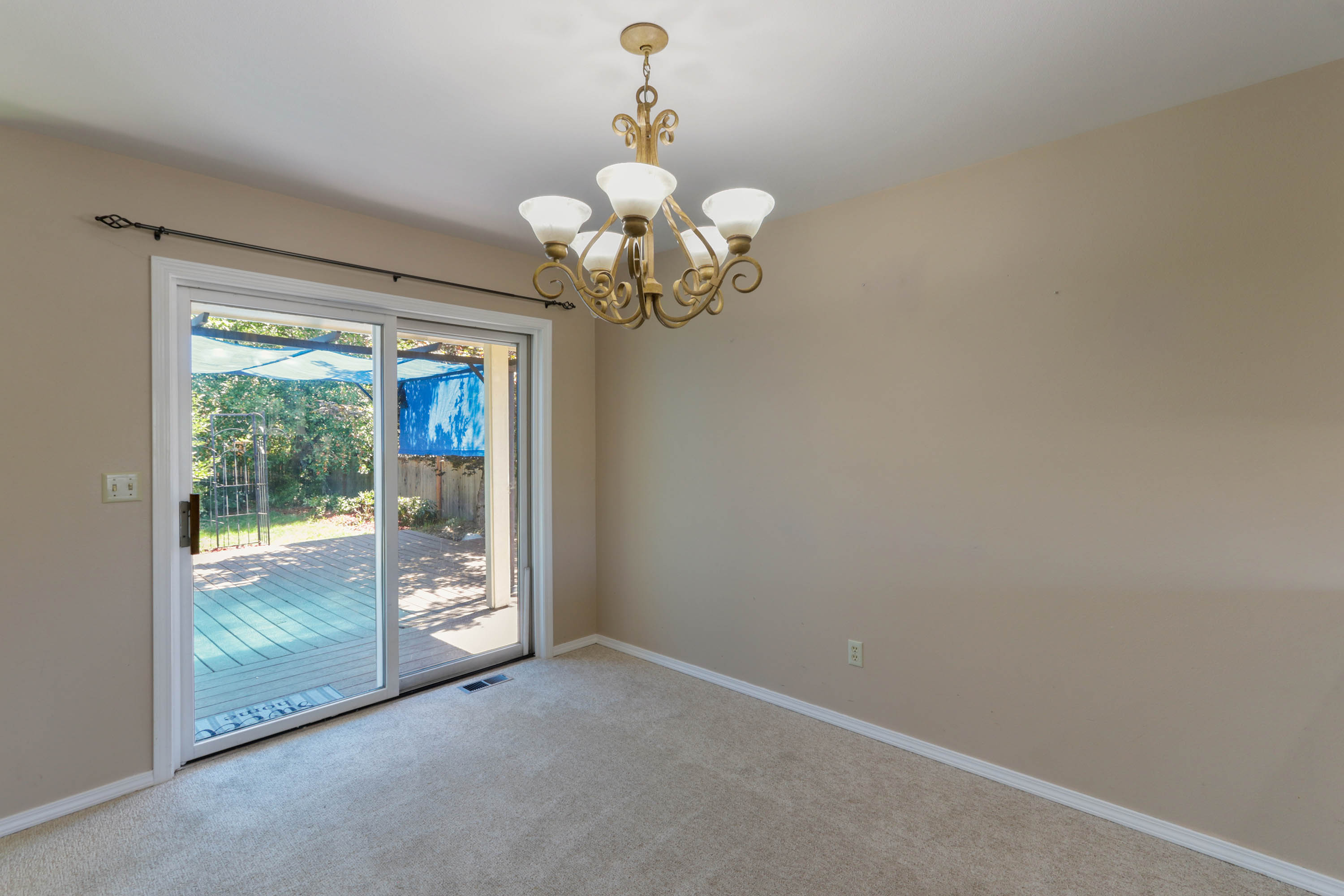 Sandpoint, Idaho, 83864, United States, 3 Bedrooms Bedrooms, ,2 BathroomsBathrooms,Residential,For Sale,2005363