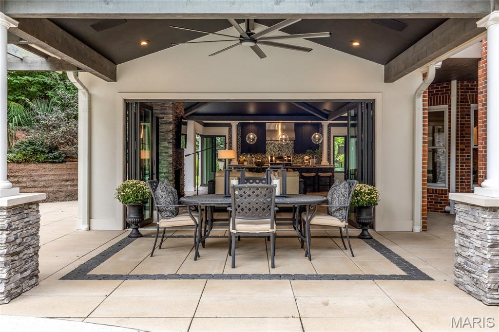 Town and Country, Missouri, 63141, United States, 5 Bedrooms Bedrooms, ,7 BathroomsBathrooms,Residential,For Sale,1966685