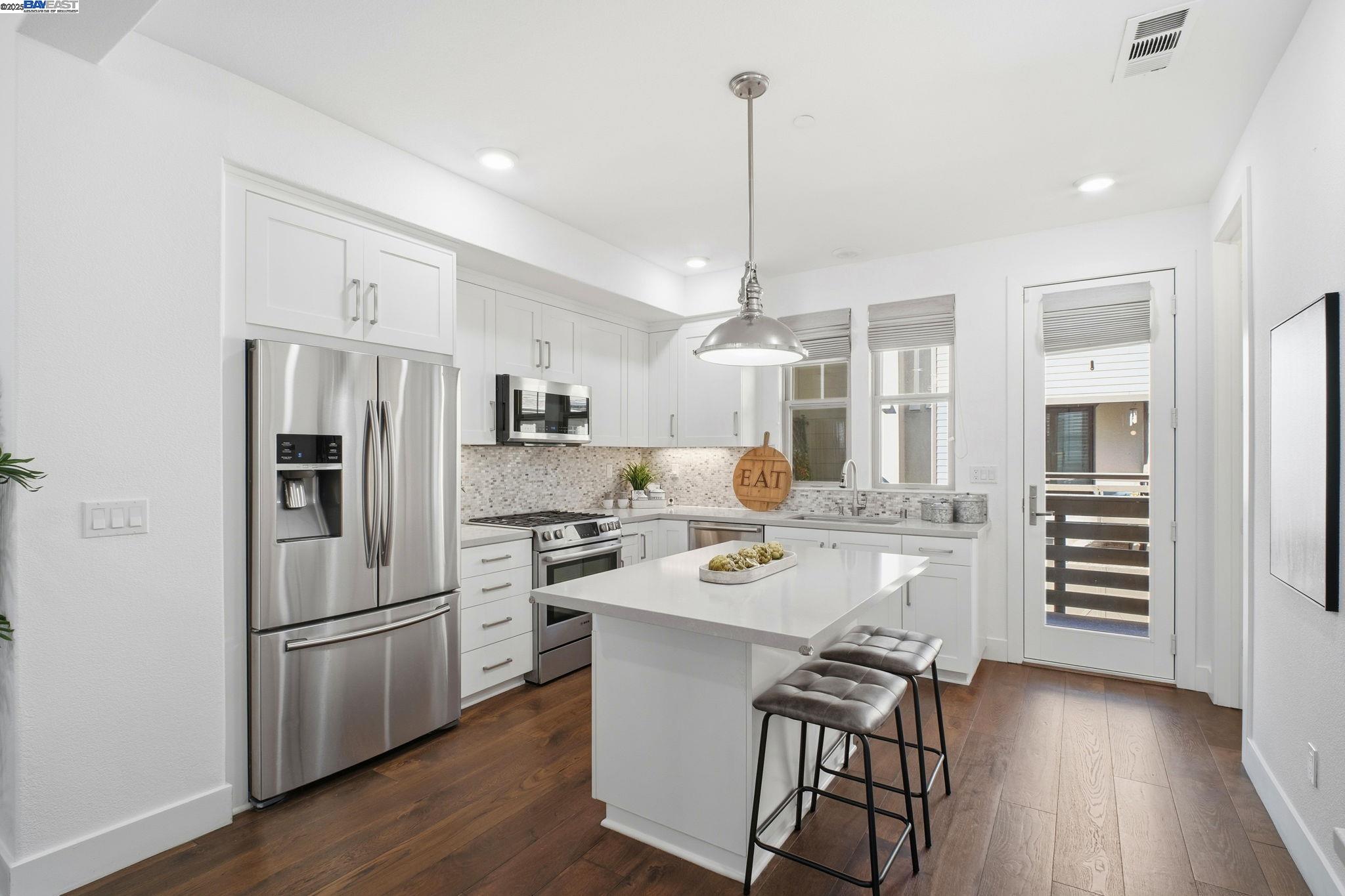 Fremont, California, 94539, United States, 3 Bedrooms Bedrooms, ,3 BathroomsBathrooms,Residential,For Sale,1995689