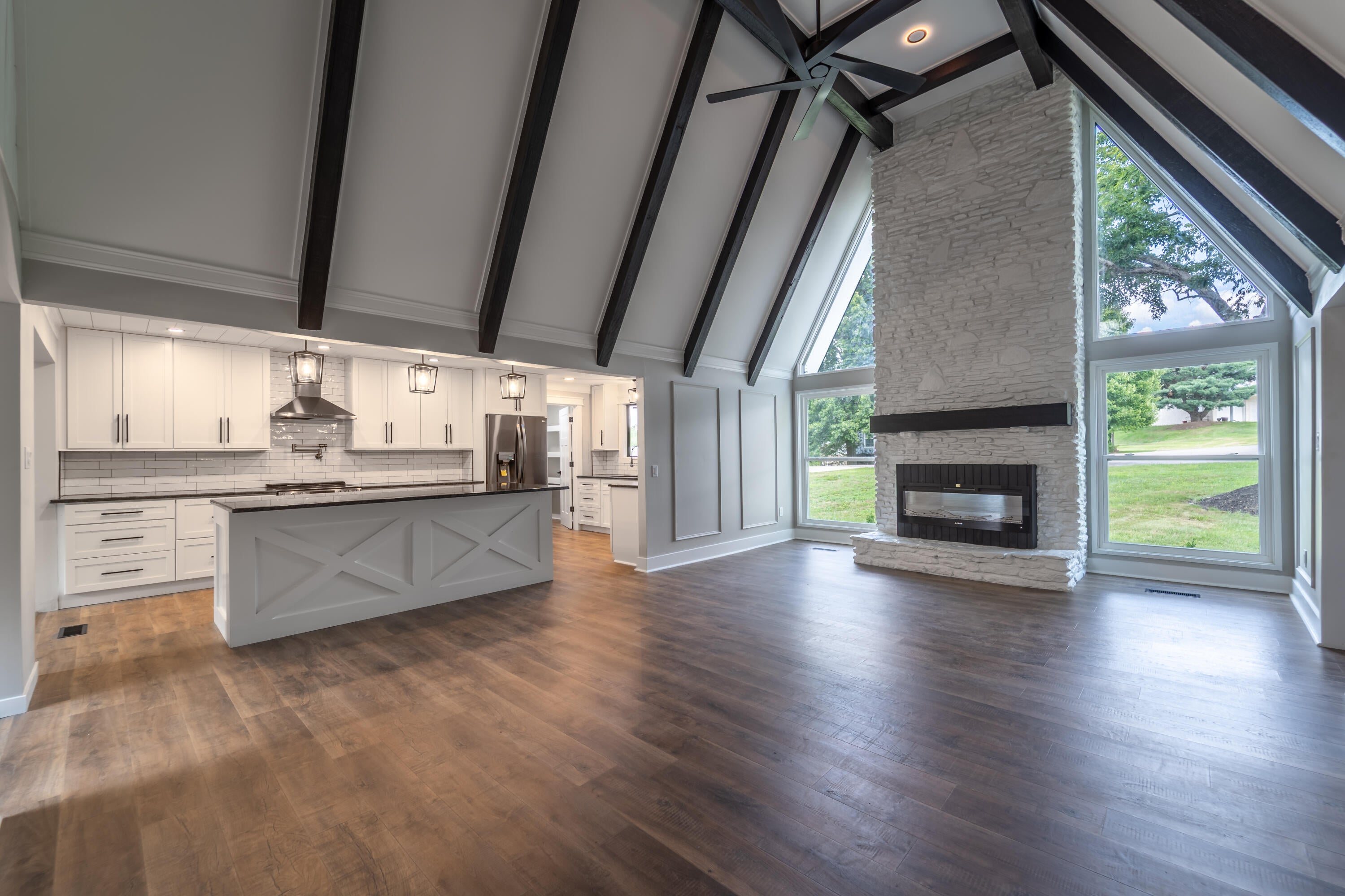 Berea, Kentucky, 40403, United States, 4 Bedrooms Bedrooms, ,4 BathroomsBathrooms,Residential,For Sale,1979235