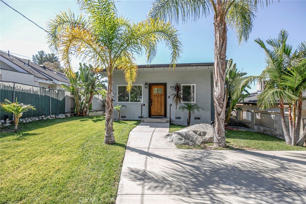 Tujunga, California, 91042, United States, 2 Bedrooms Bedrooms, ,1 BathroomBathrooms,Residential,For Sale,1960717