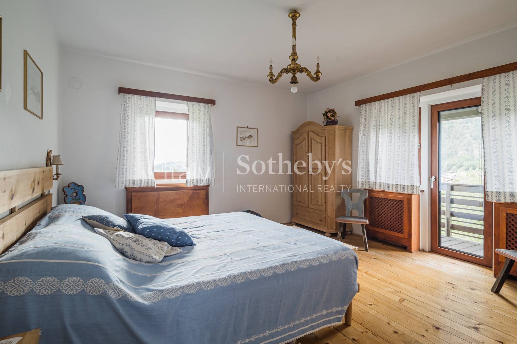  Detached mountain home with private grounds - 物件實景