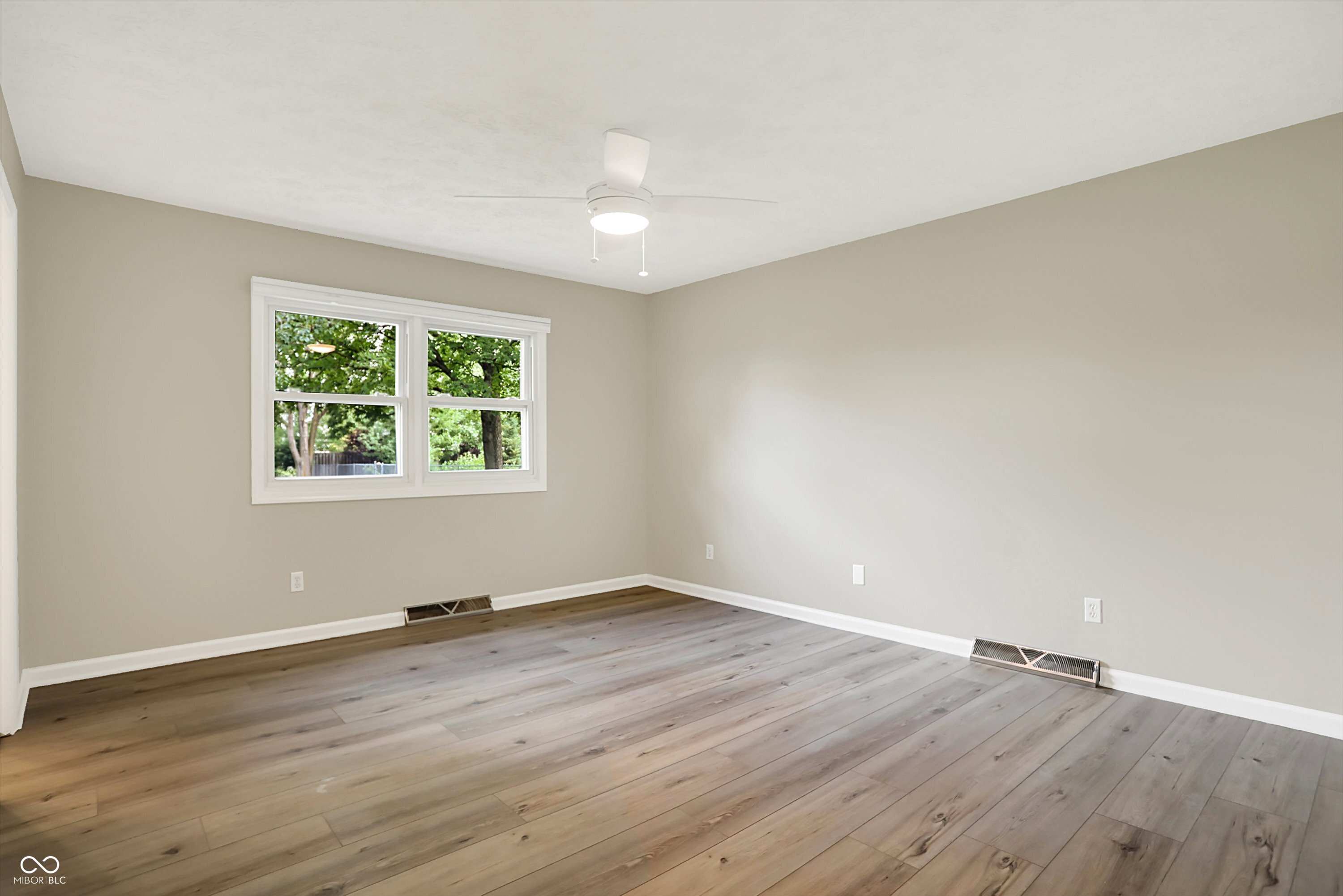 Zionsville, Indiana, 46077, United States, 3 Bedrooms Bedrooms, ,3 BathroomsBathrooms,Residential,For Sale,1975998