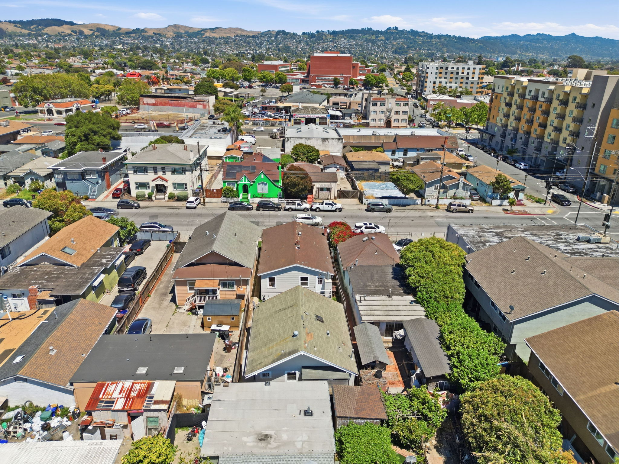  Two Detached Homes on One Lot - 物件實景