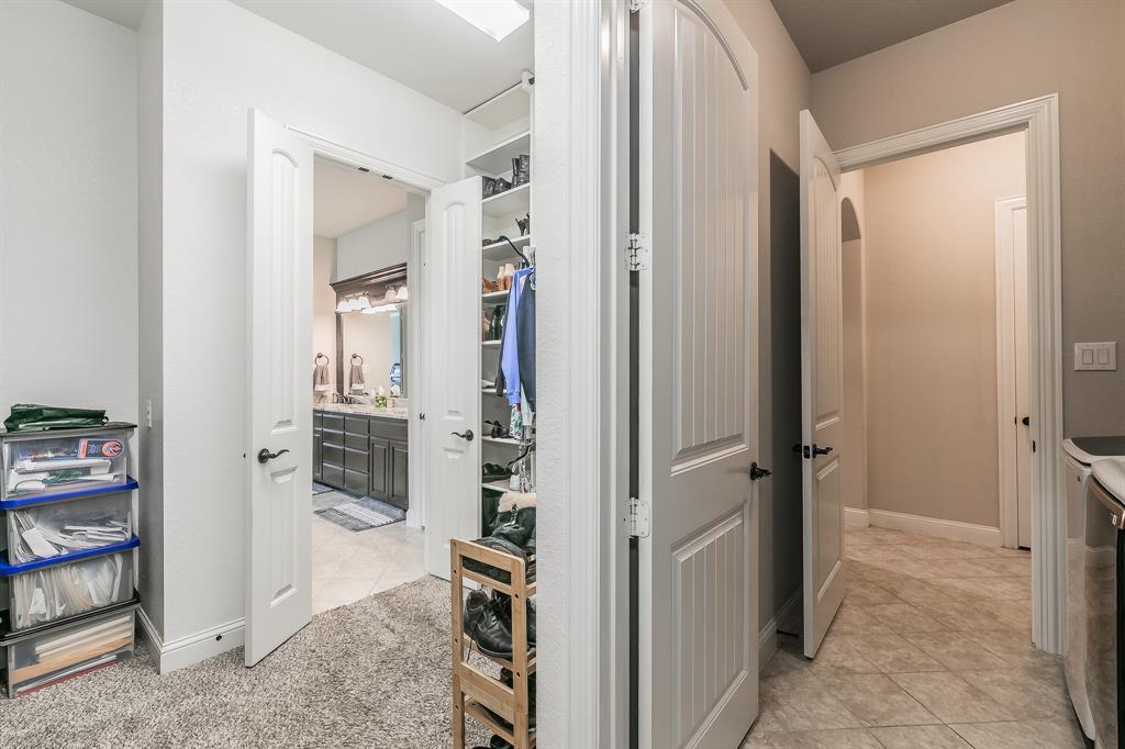 Mansfield, Texas, 76063, United States, 4 Bedrooms Bedrooms, ,3 BathroomsBathrooms,Residential,For Sale,1943219