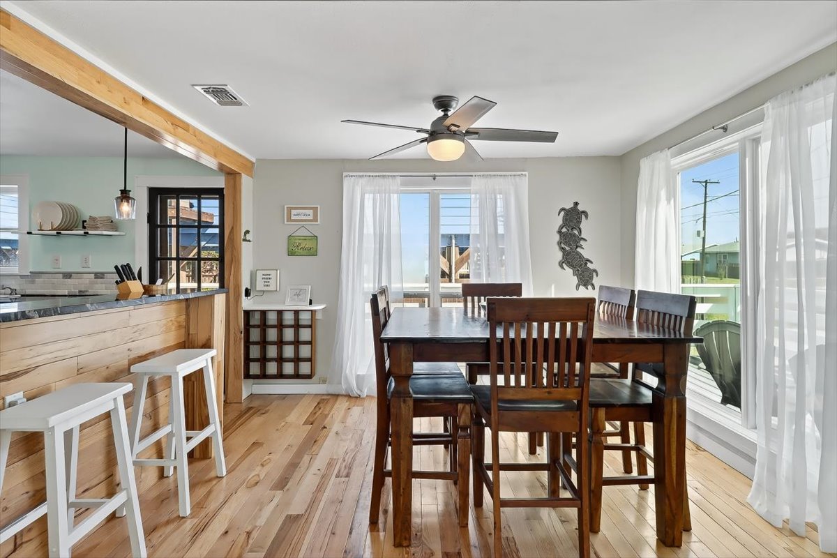 Port Aransas, Texas, 78373, United States, 3 Bedrooms Bedrooms, ,2 BathroomsBathrooms,Residential,For Sale,1973811