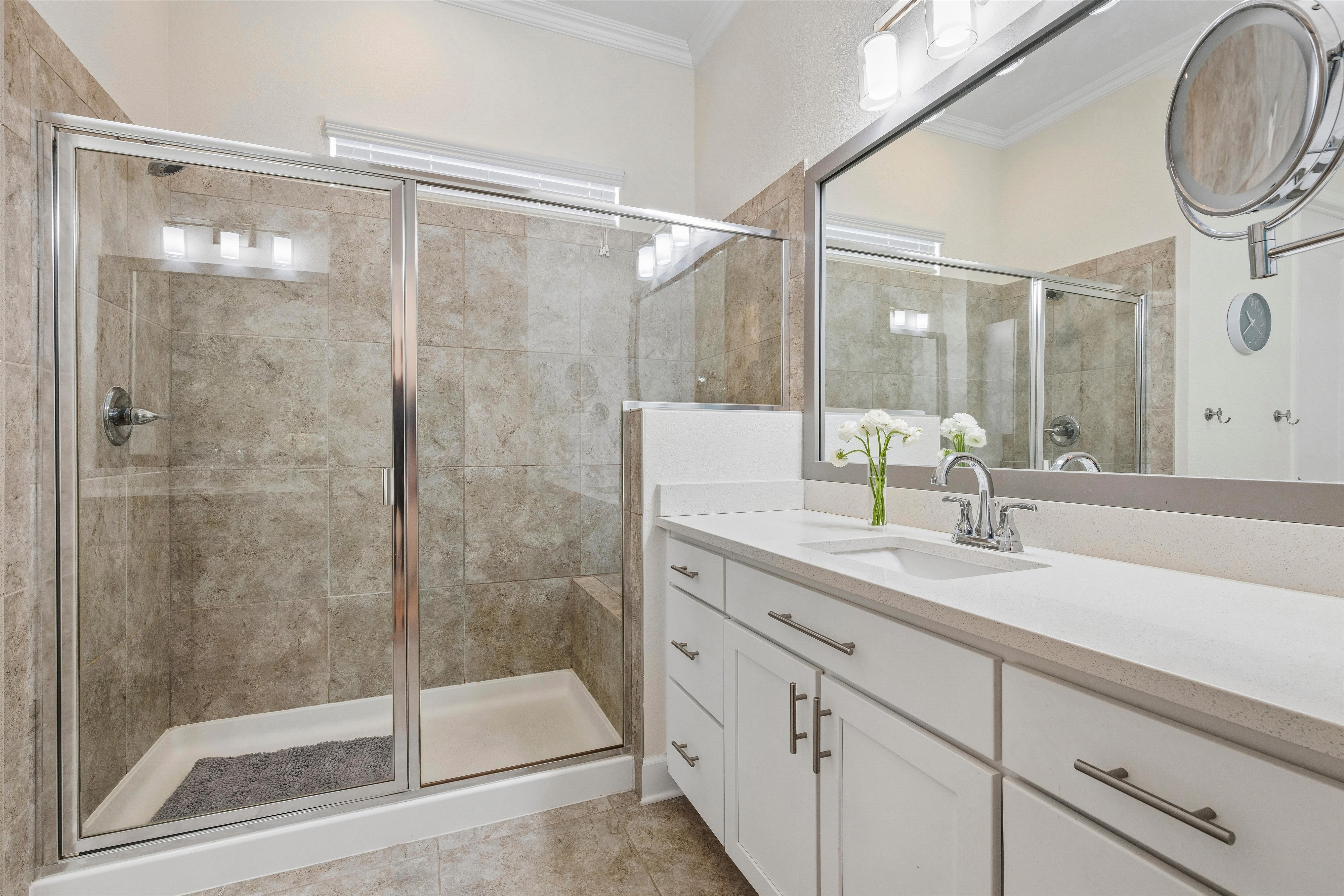  Thoughtfully  Updated and Move-In Ready - 物件實景