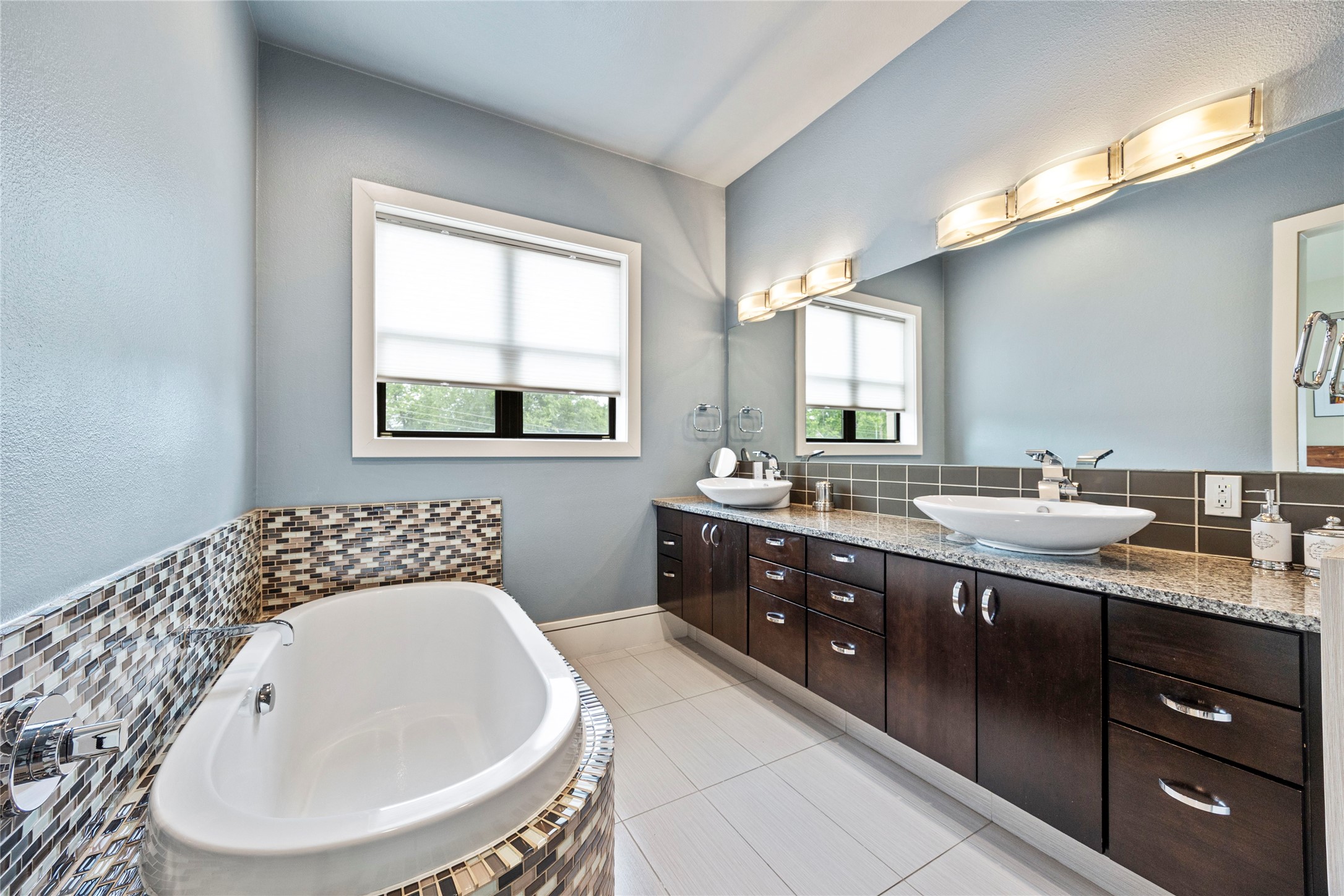 Dallas, Texas, 75214, United States, 4 Bedrooms Bedrooms, ,5 BathroomsBathrooms,Residential,For Sale,1794312