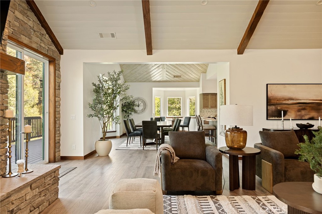 Lake Arrowhead, California, 92352, United States, 4 Bedrooms Bedrooms, ,5 BathroomsBathrooms,Residential,For Sale,1989465