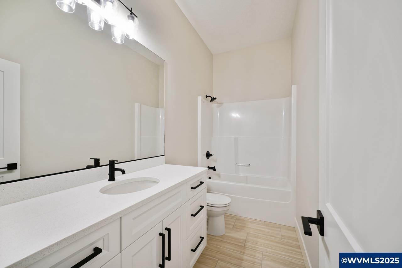 Salem, Oregon, 97306, United States, 4 Bedrooms Bedrooms, ,2 BathroomsBathrooms,Residential,For Sale,1857017