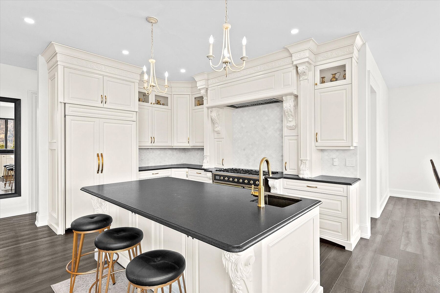  Gated Lake View Estate - 物件實景