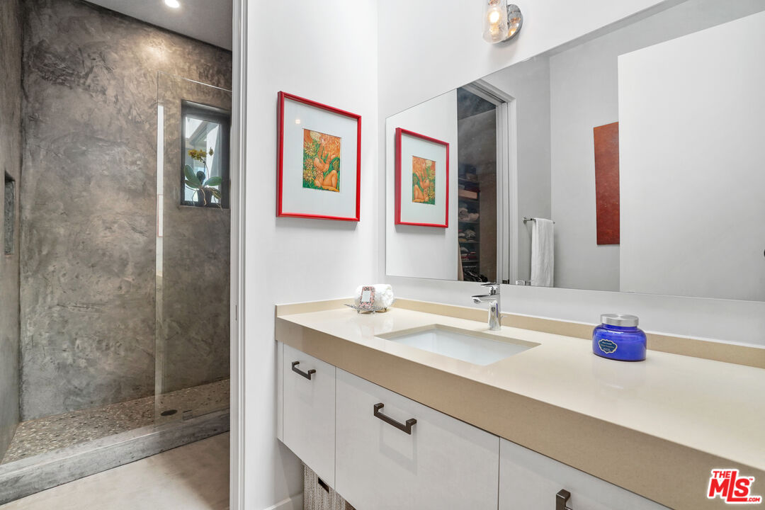 Malibu, California, 90265, United States, 4 Bedrooms Bedrooms, ,3 BathroomsBathrooms,Residential,For Sale,1917899