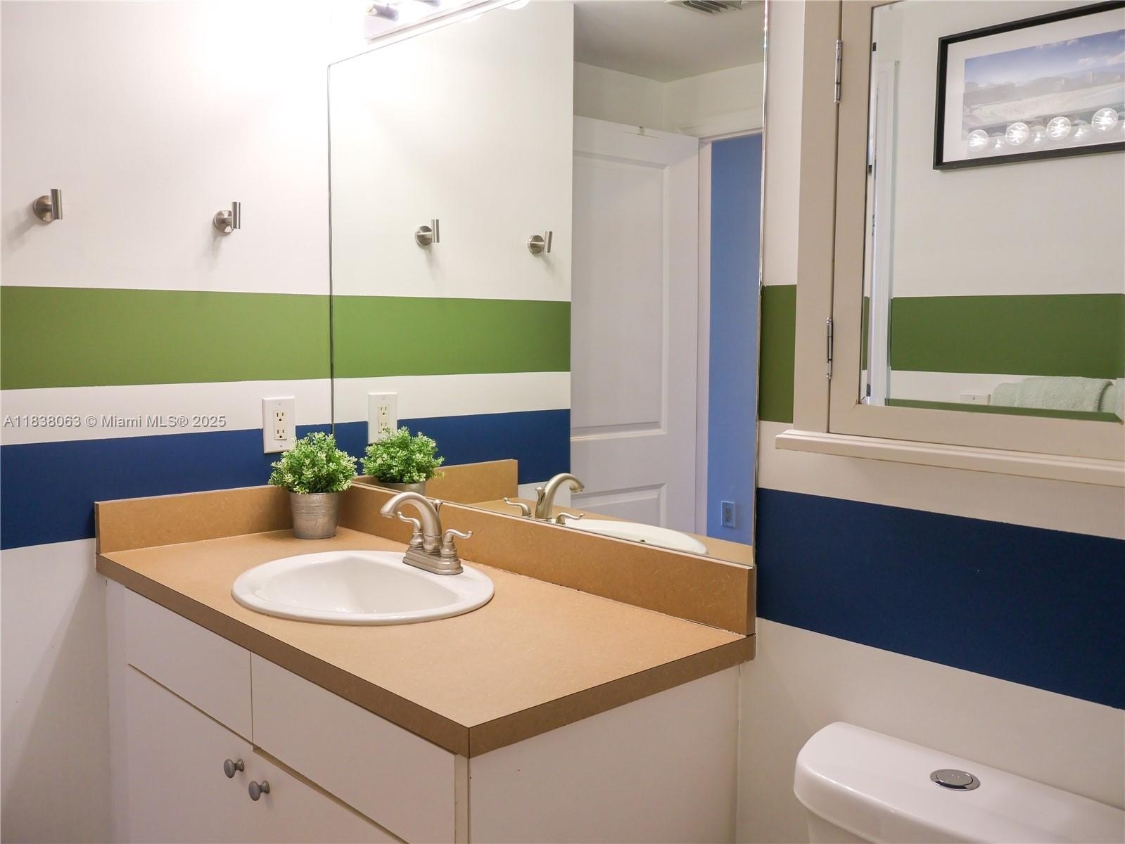Miami, Florida, 33130, United States, 2 Bedrooms Bedrooms, ,2 BathroomsBathrooms,Residential,For Sale,1936974