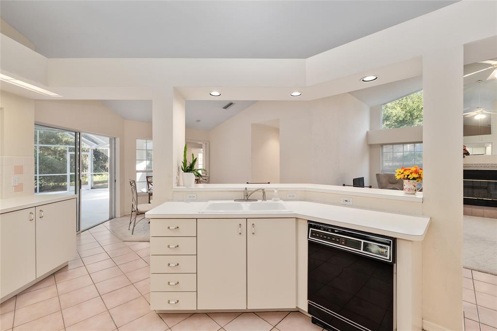 Gainesville, Florida, 32606, United States, 4 Bedrooms Bedrooms, ,3 BathroomsBathrooms,Residential,For Sale,1989601