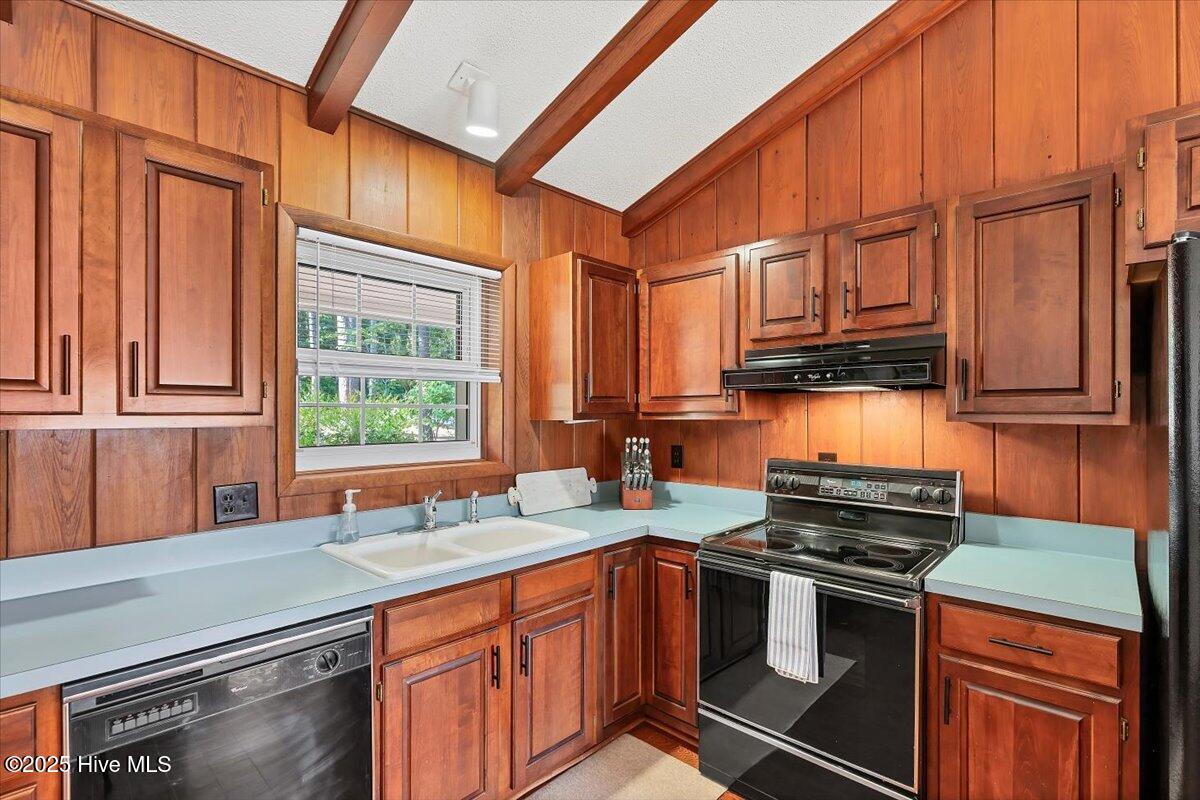 Whispering Pines, North Carolina, 28327, United States, 2 Bedrooms Bedrooms, ,2 BathroomsBathrooms,Residential,For Sale,1997179