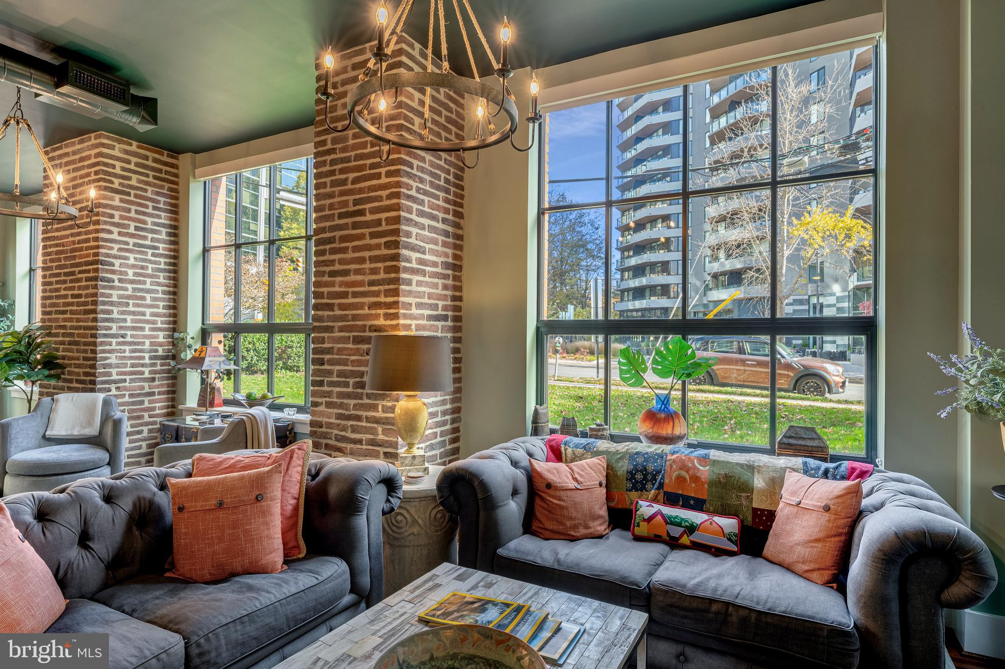 Arlington, Virginia, 22209, United States, 2 Bedrooms Bedrooms, ,2 BathroomsBathrooms,Residential,For Sale,1992776