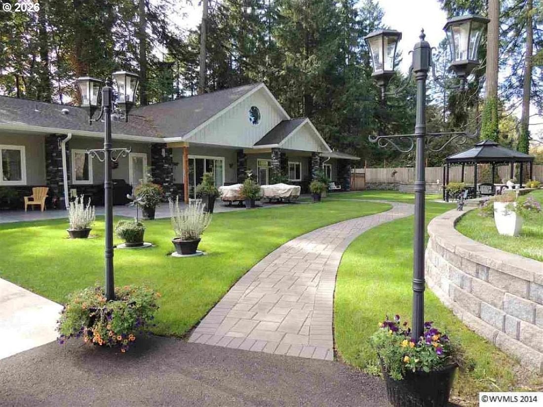 Shady Ln, Albany, OR 97321