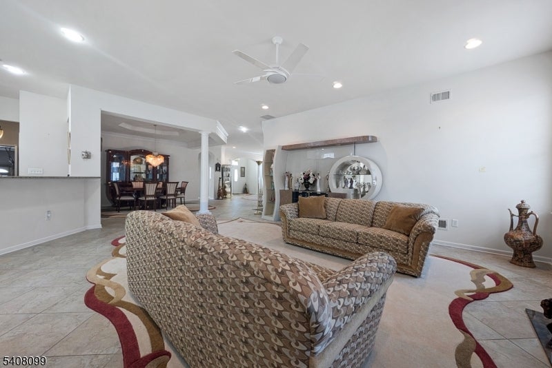 Monroe Township, New Jersey, 08831, United States, 2 Bedrooms Bedrooms, ,2 BathroomsBathrooms,Residential,For Sale,1976963