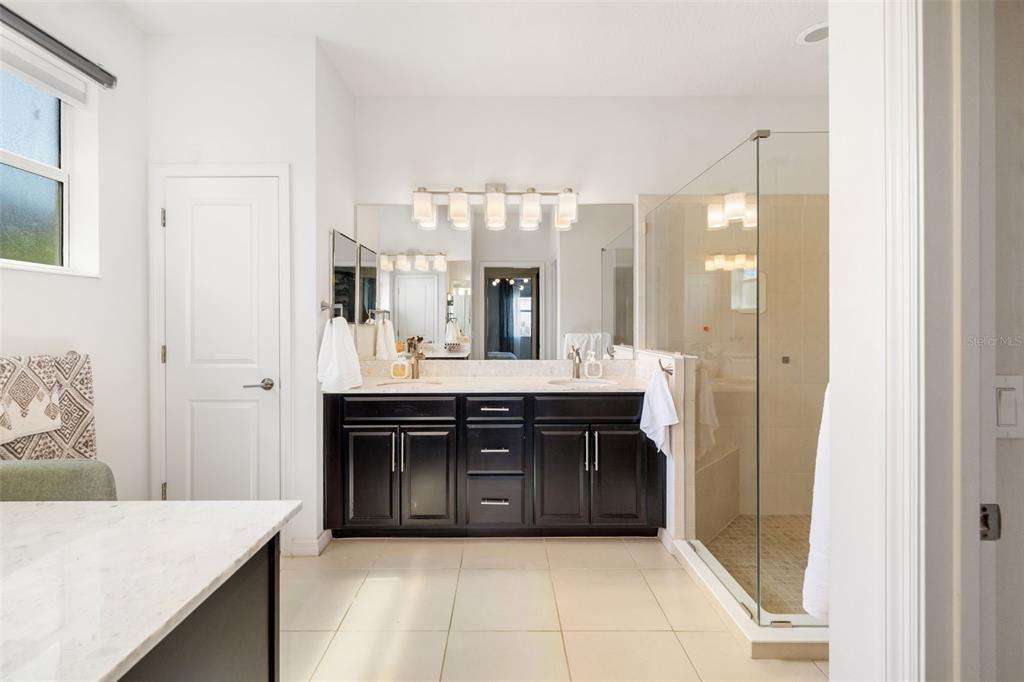 Bradenton, Florida, 34212, United States, 4 Bedrooms Bedrooms, ,3 BathroomsBathrooms,Residential,For Sale,1866766